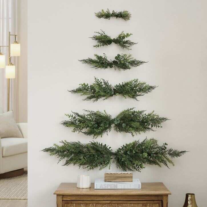 💥ON SALE💥Wall-Hanging Christmas Tree – Cozy Indoor Holiday Décor 🎄✨