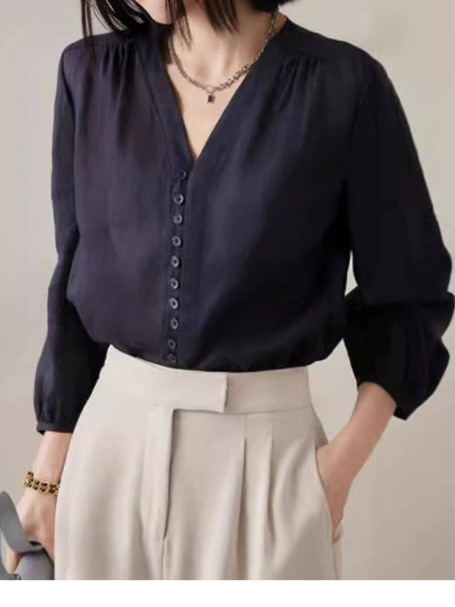 🔥Summer Arrivals🌟Women's V Neck Cotton and Linen Shirt