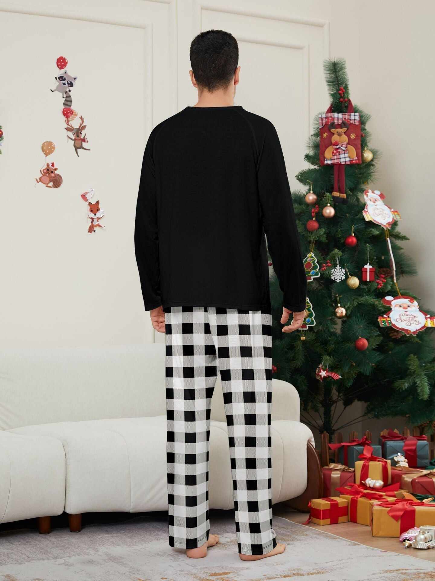 ��We Are Family�� Long Sleeve Monogrammed Plaid Parent-Child Pajamas