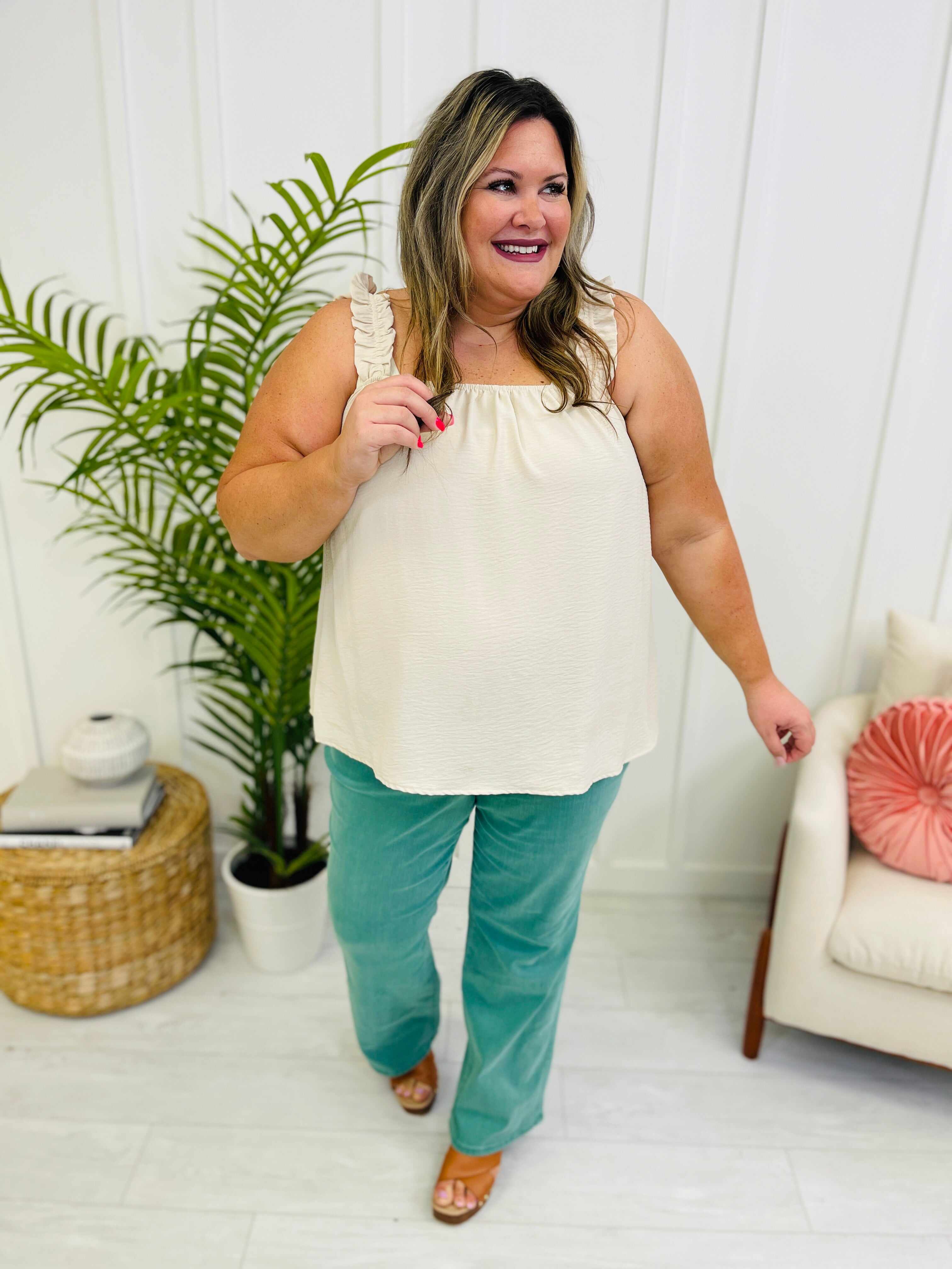 Reg/Curvy Make Waves Straight Jeans