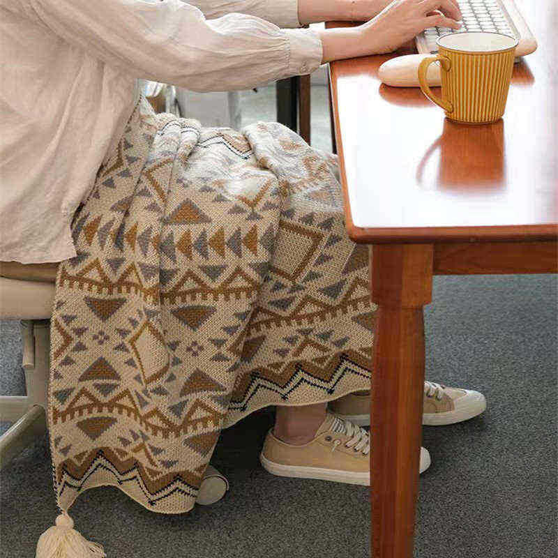 Cozy Shape Pattern Tassel Knitted Blanket