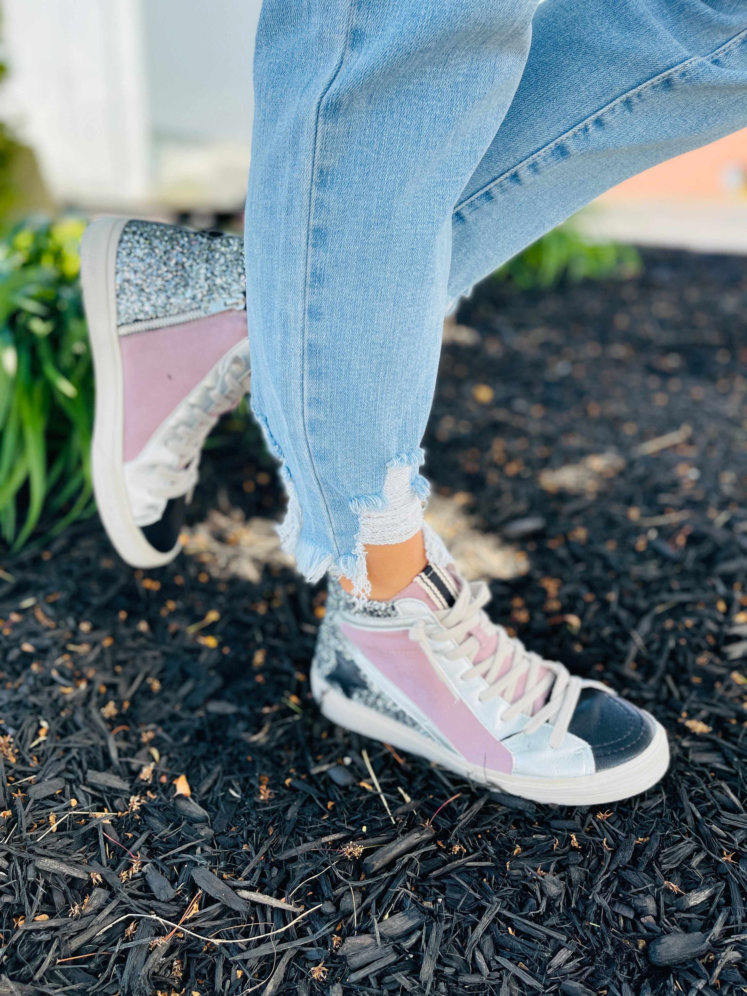 PLUS/REG Lighten Up Boyfriend Jeans