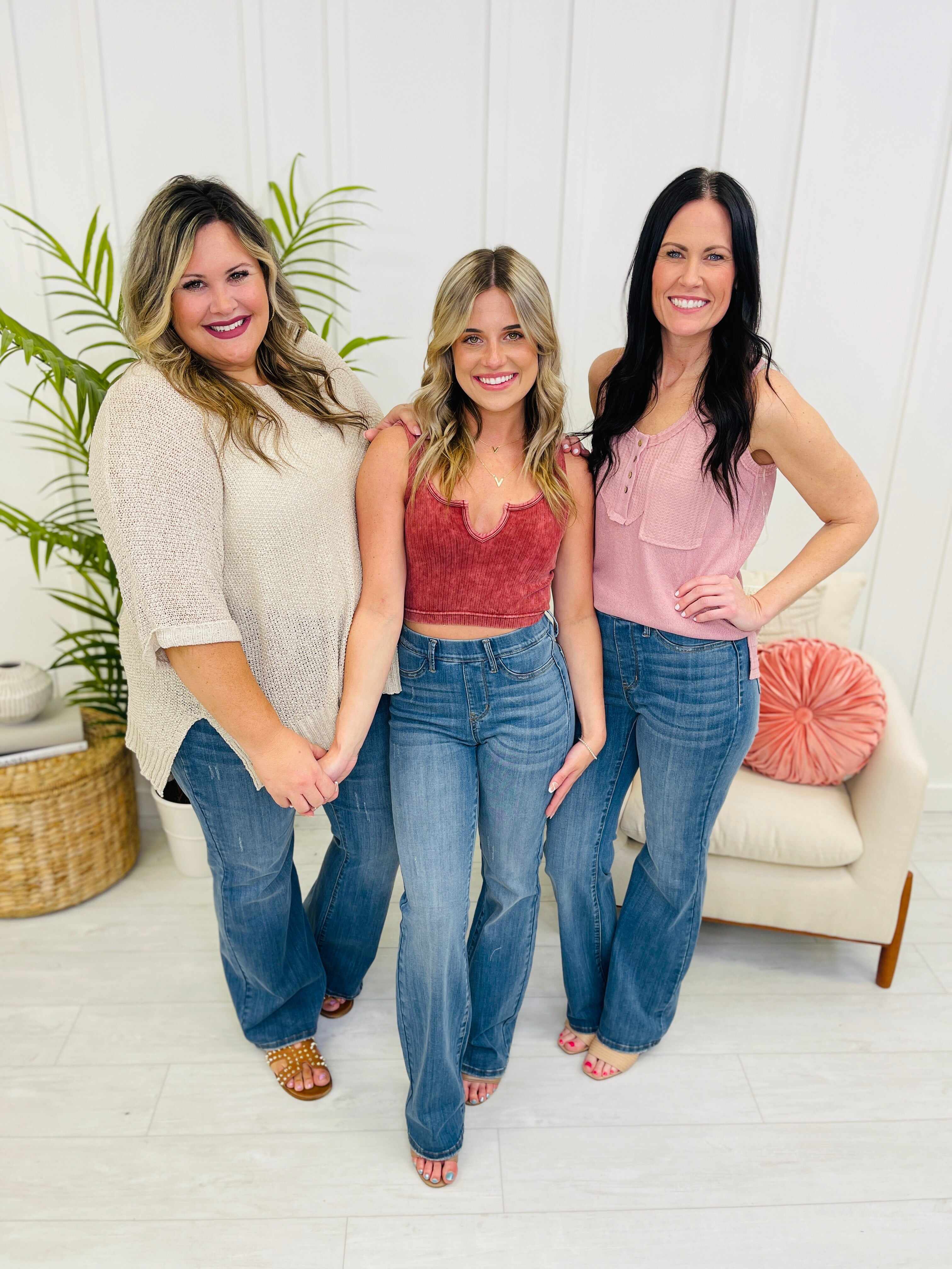 REG/CURVY Elastic Heart Pull On Slim Bootcut Jeans