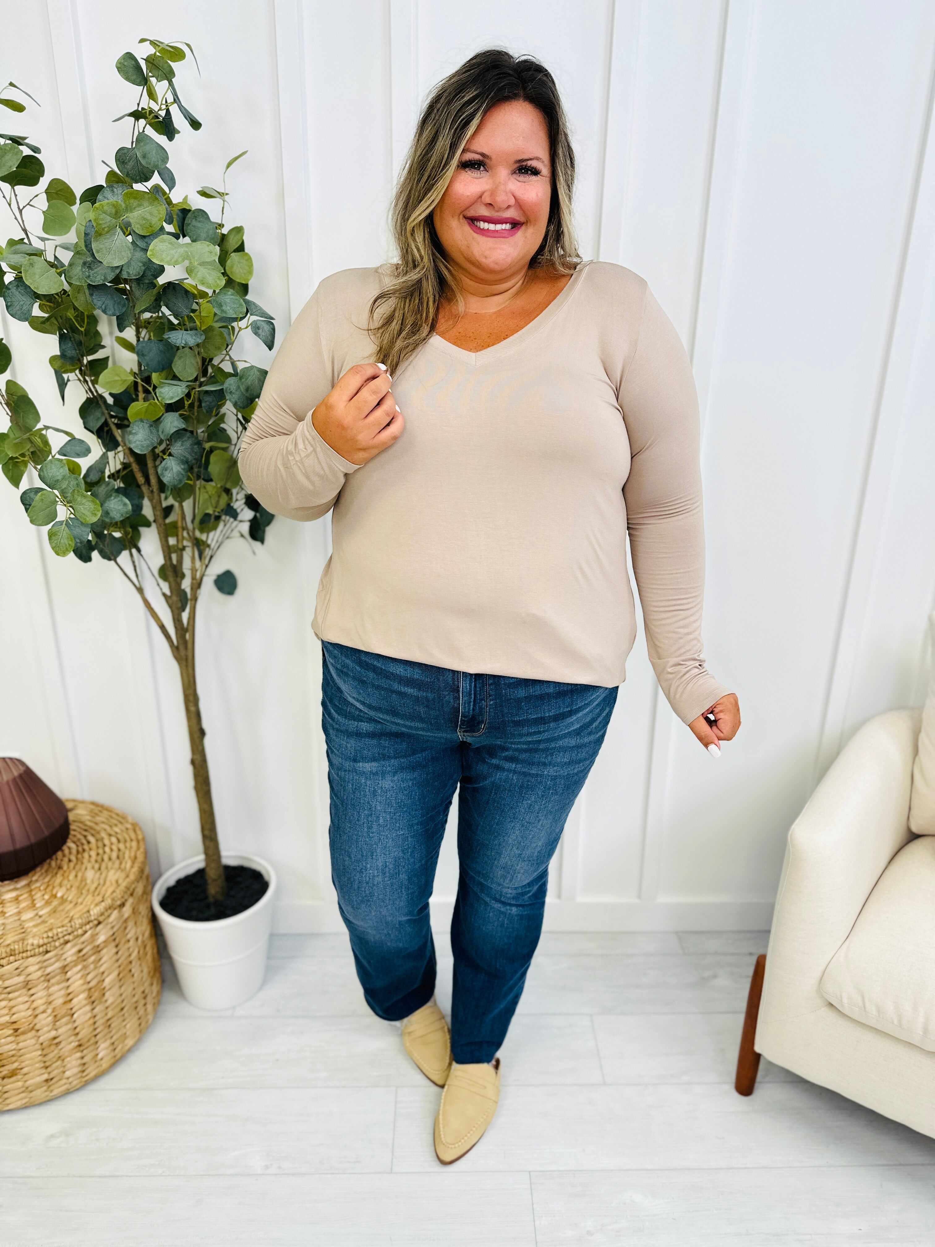 REG/CURVY Baby Got Bootcut Nondistressed Jeans