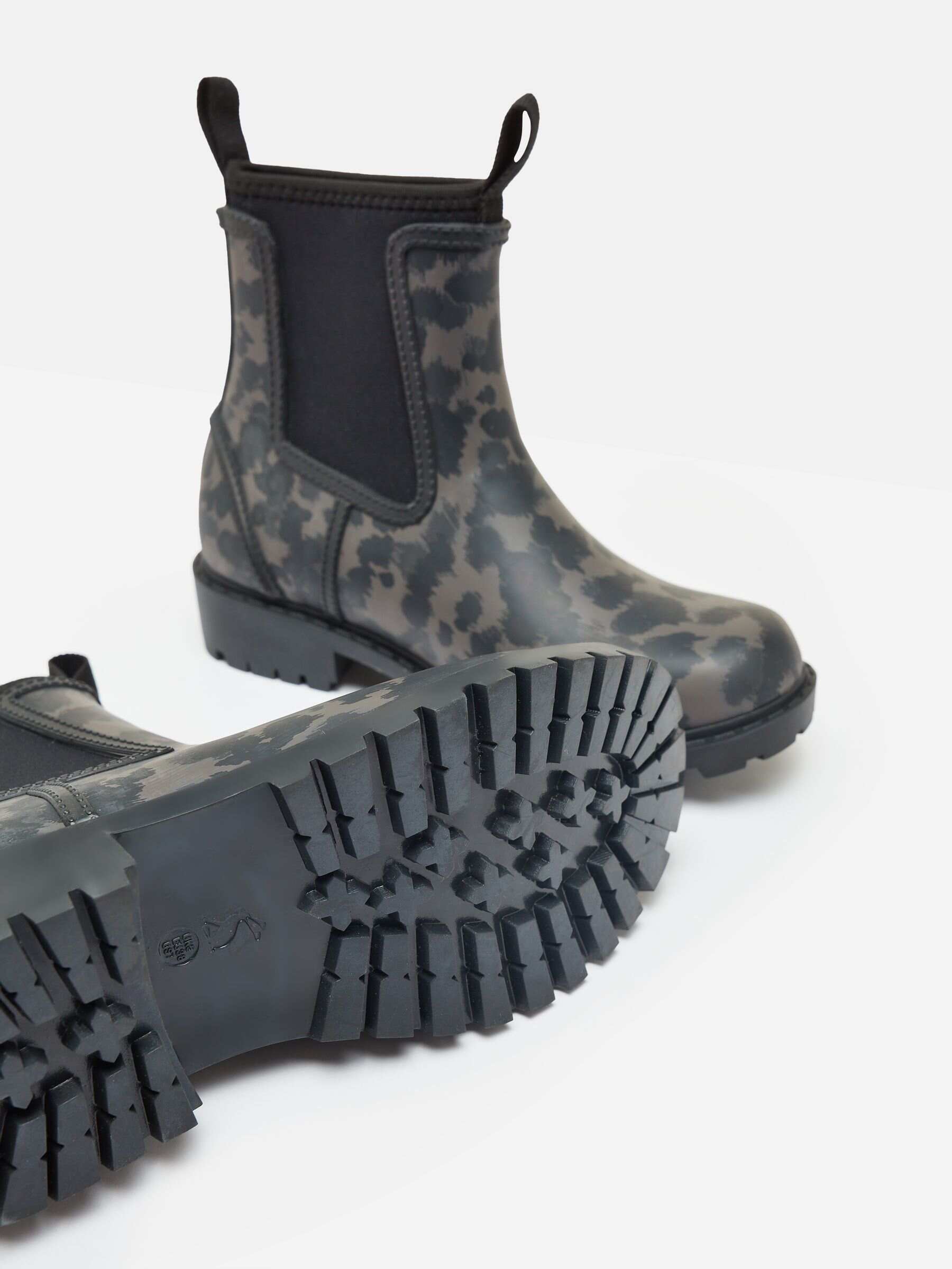 Oakfield Black/Animal Short Neoprene-Lined Ankle Wellies