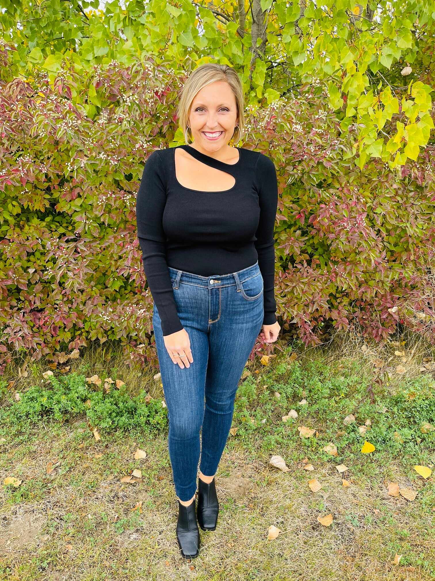 FIFTH RESTOCK! BEST SELLER!  Mid Rise REG/CURVY Work For The Weekend Skinny Jeans