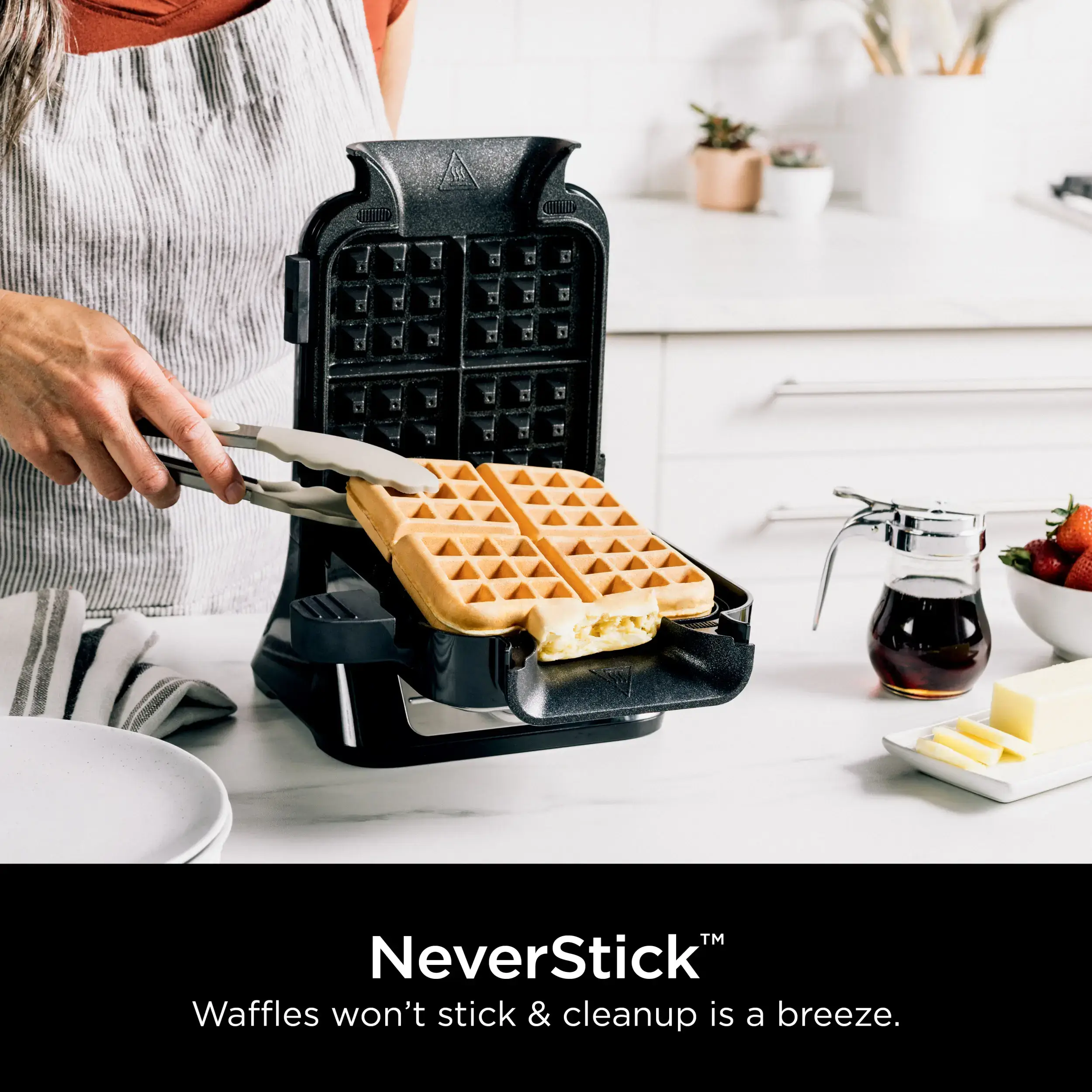 Belgian Waffle Maker PRO NeverStick - BW1001