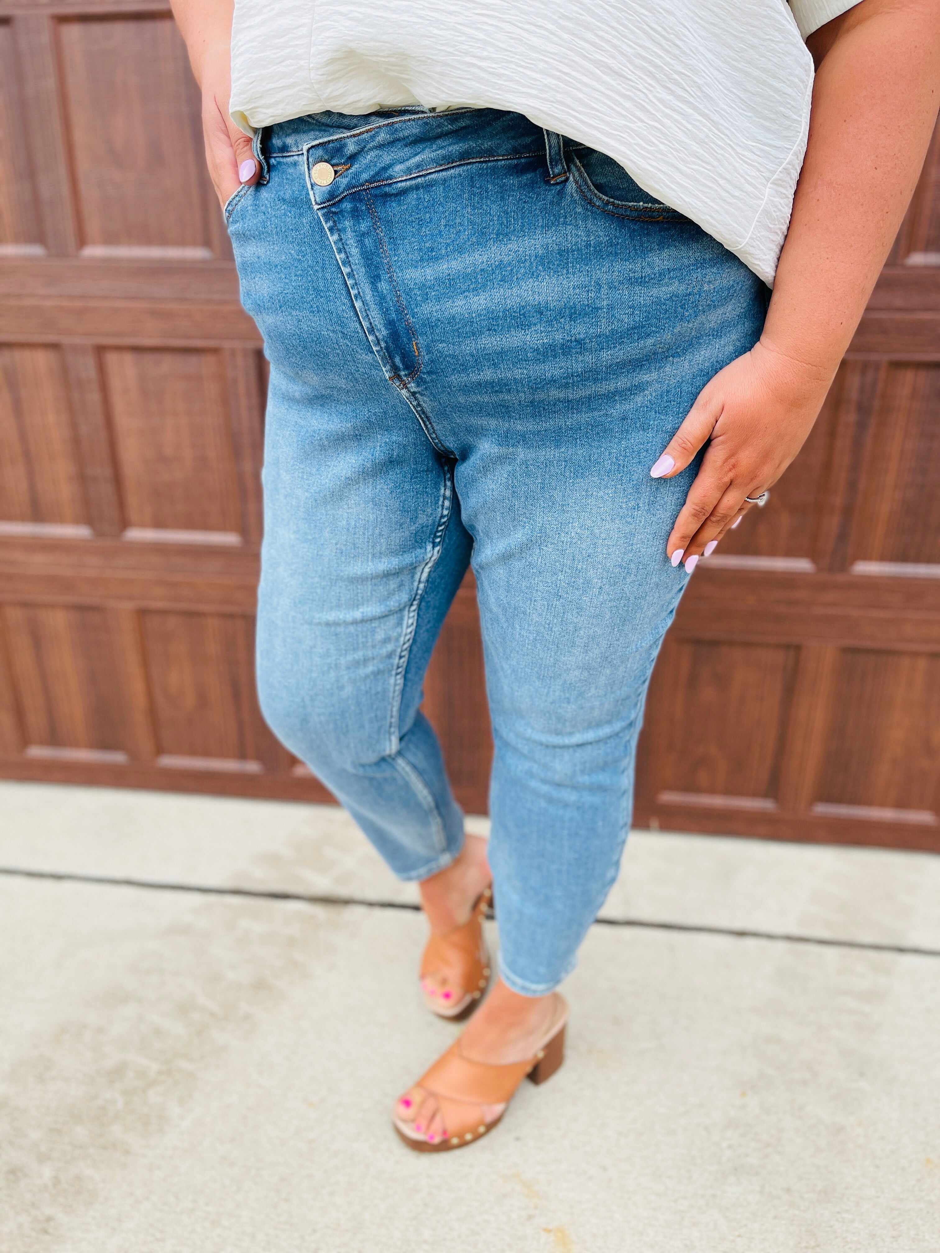 REG/CURVY Waist Cinching Criss Cross Confidence Jeans