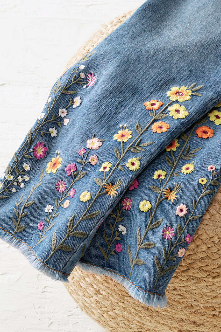Wildflower Embroidered Cropped Jeans