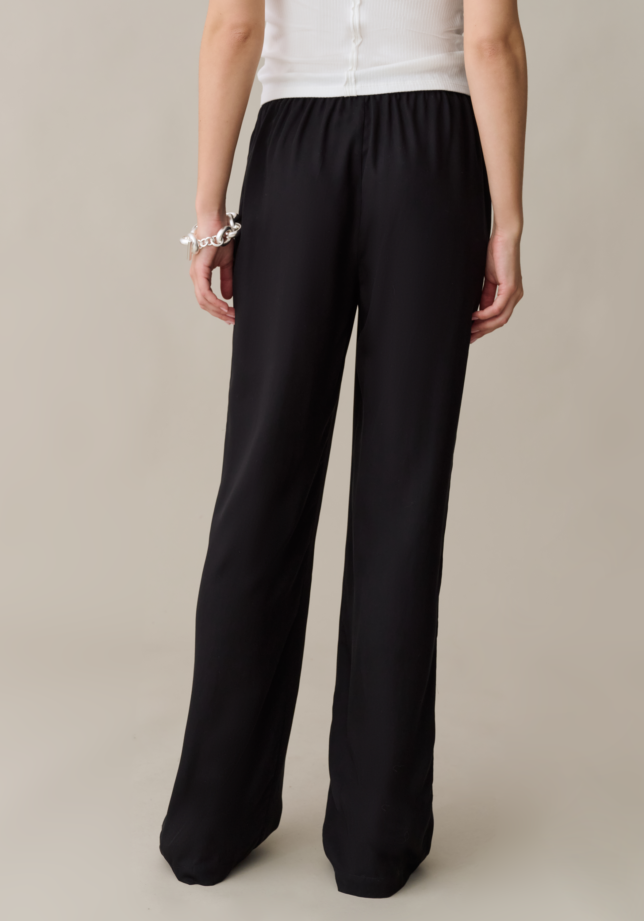 Ysabelle Pant