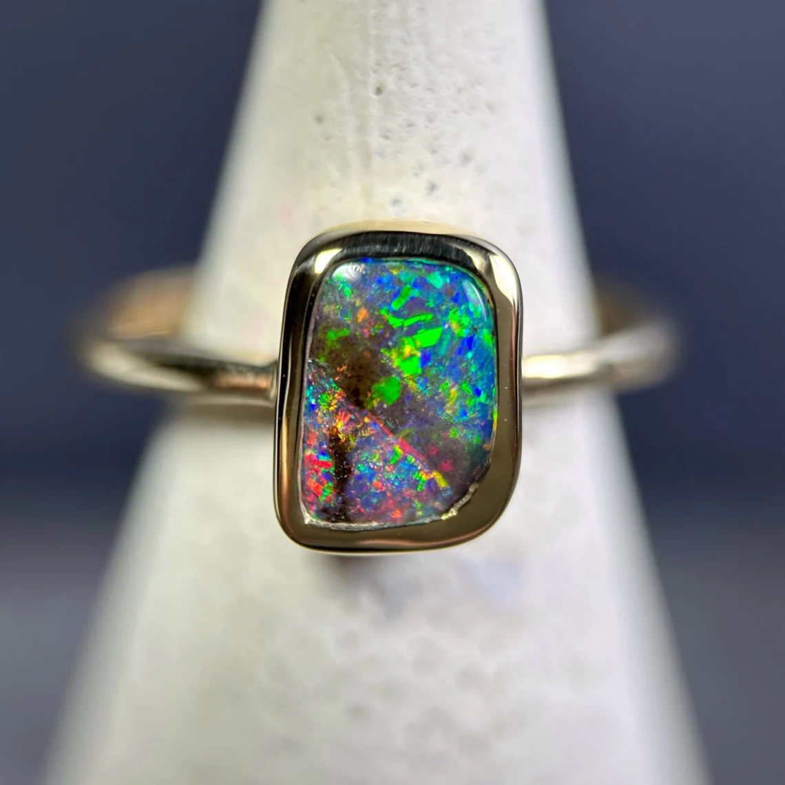 18ct Gold Boulder Opal Ring - US 7 1/2