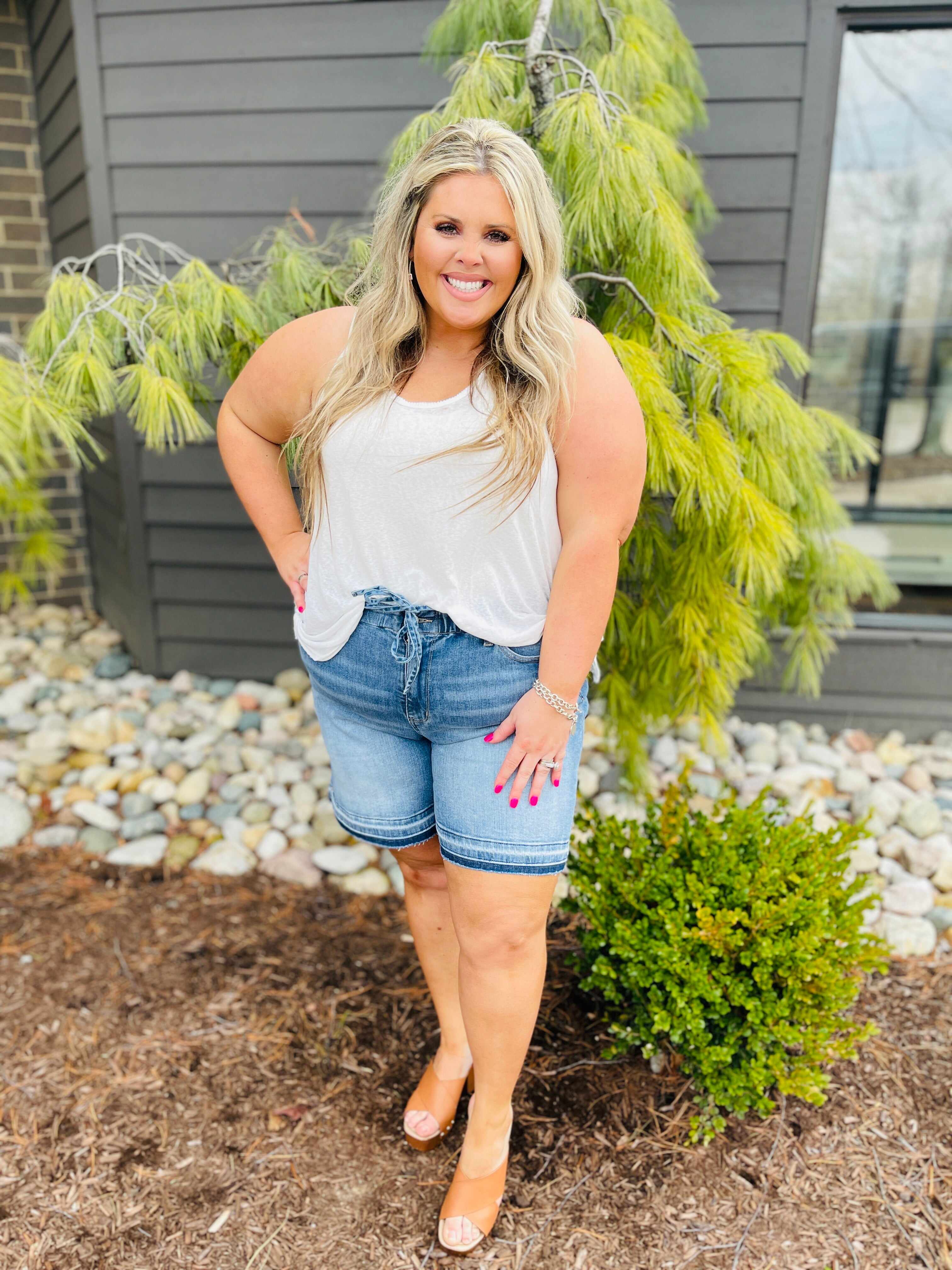 REG/CURVY Ray of Sunshine Shorts