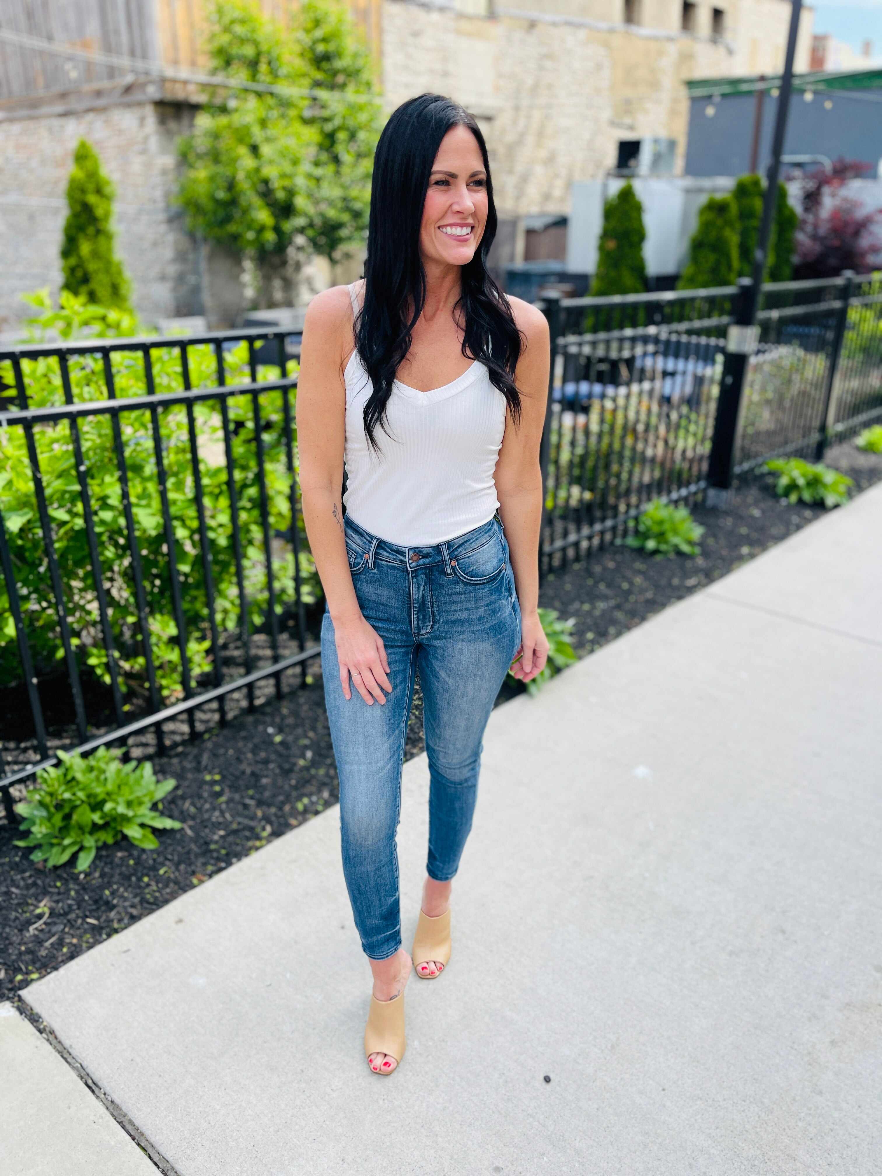 Tummy Control Skinny Jeans in Reg/Curvy Total Infatuation Restock