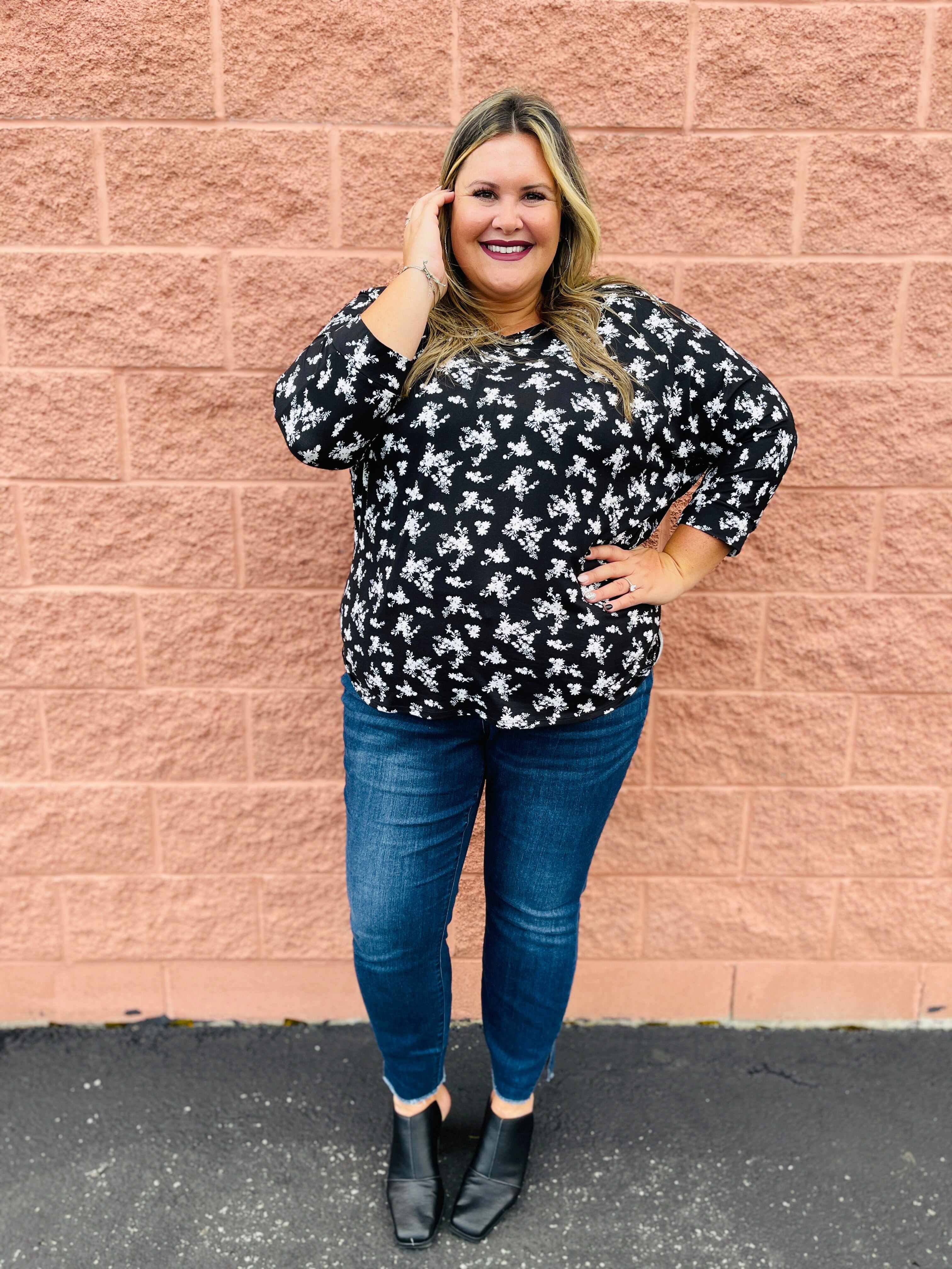 Plus/Reg Always On Your Side Slit Skinny Jeans