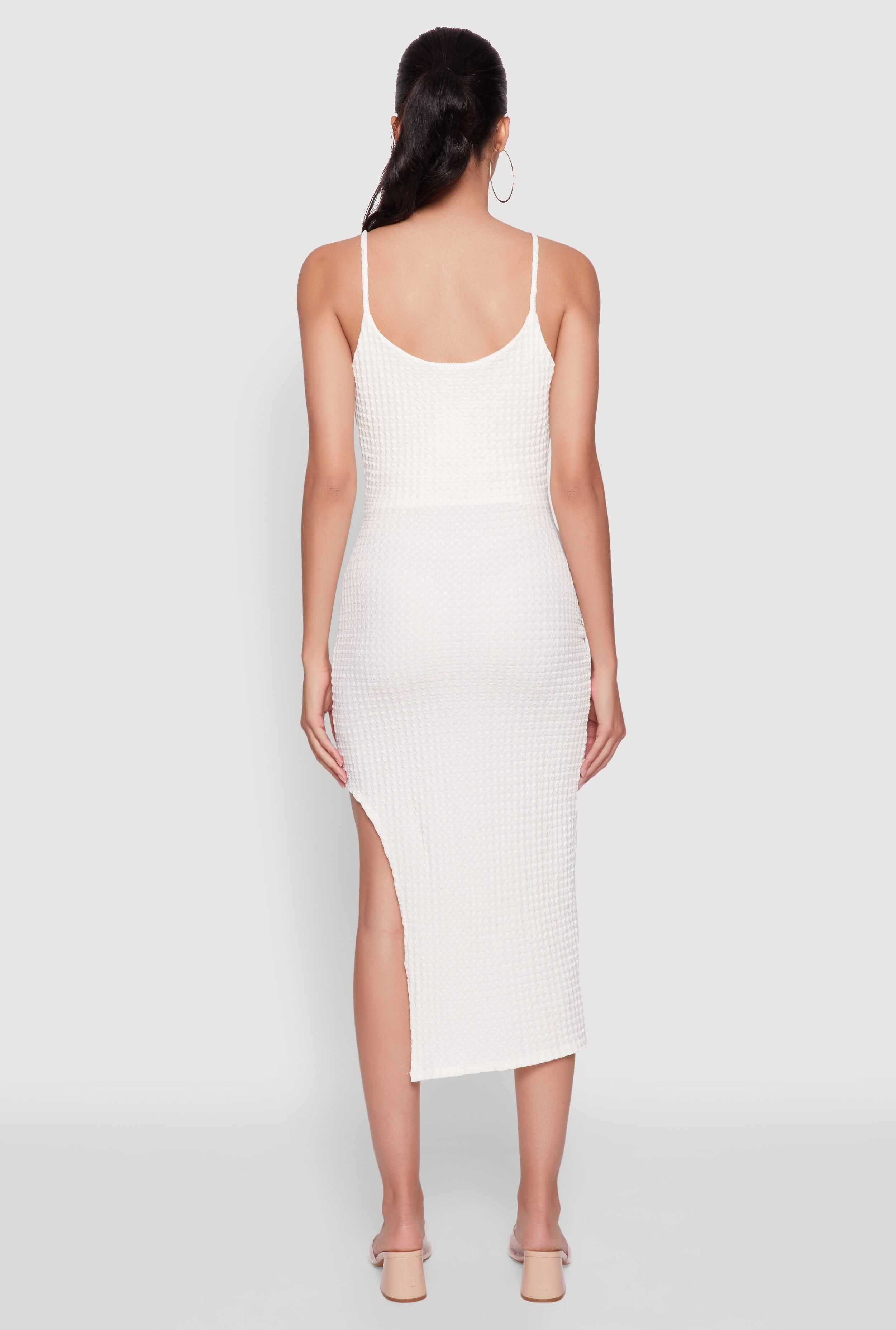 Chic Textured Knit Scoop Neck Bodycon Dress with Side Slit