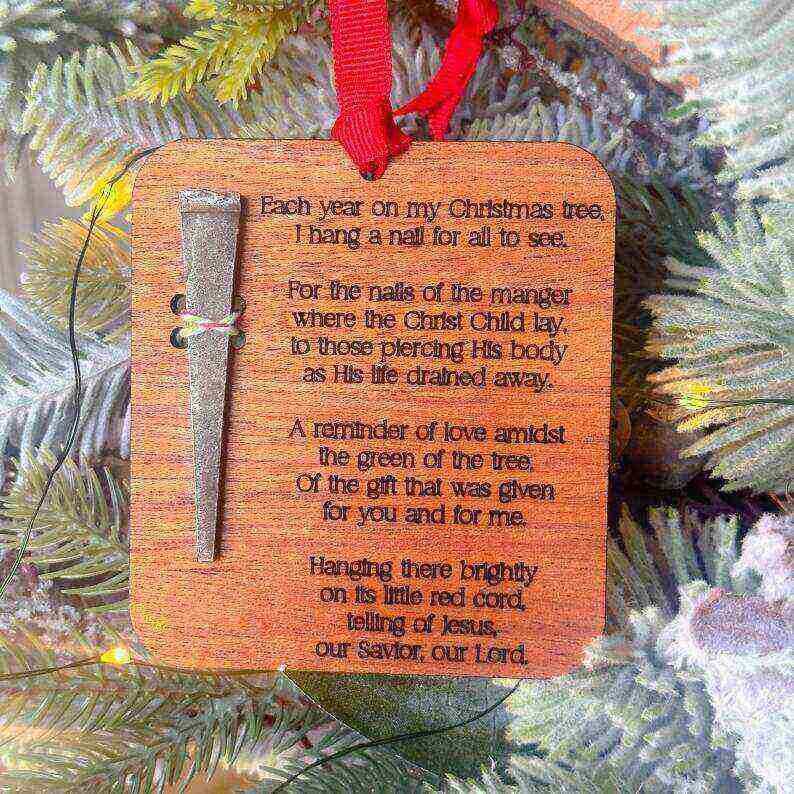 Christmas Nail Ornament | Christmas Present