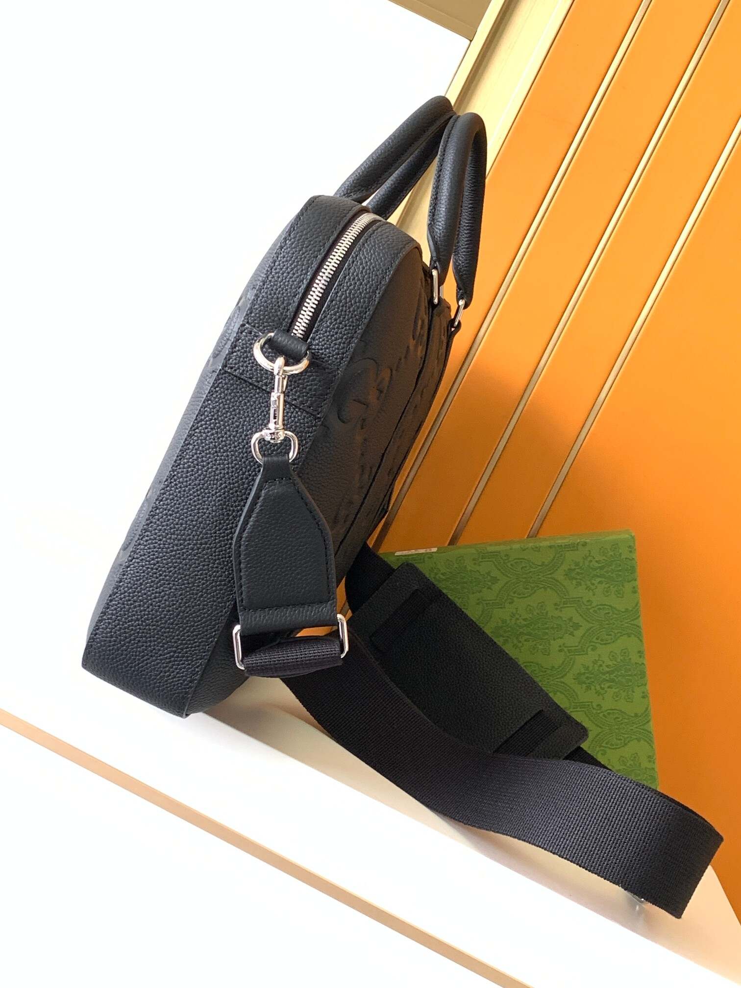 Gucci new style Briefcase model with classic deign