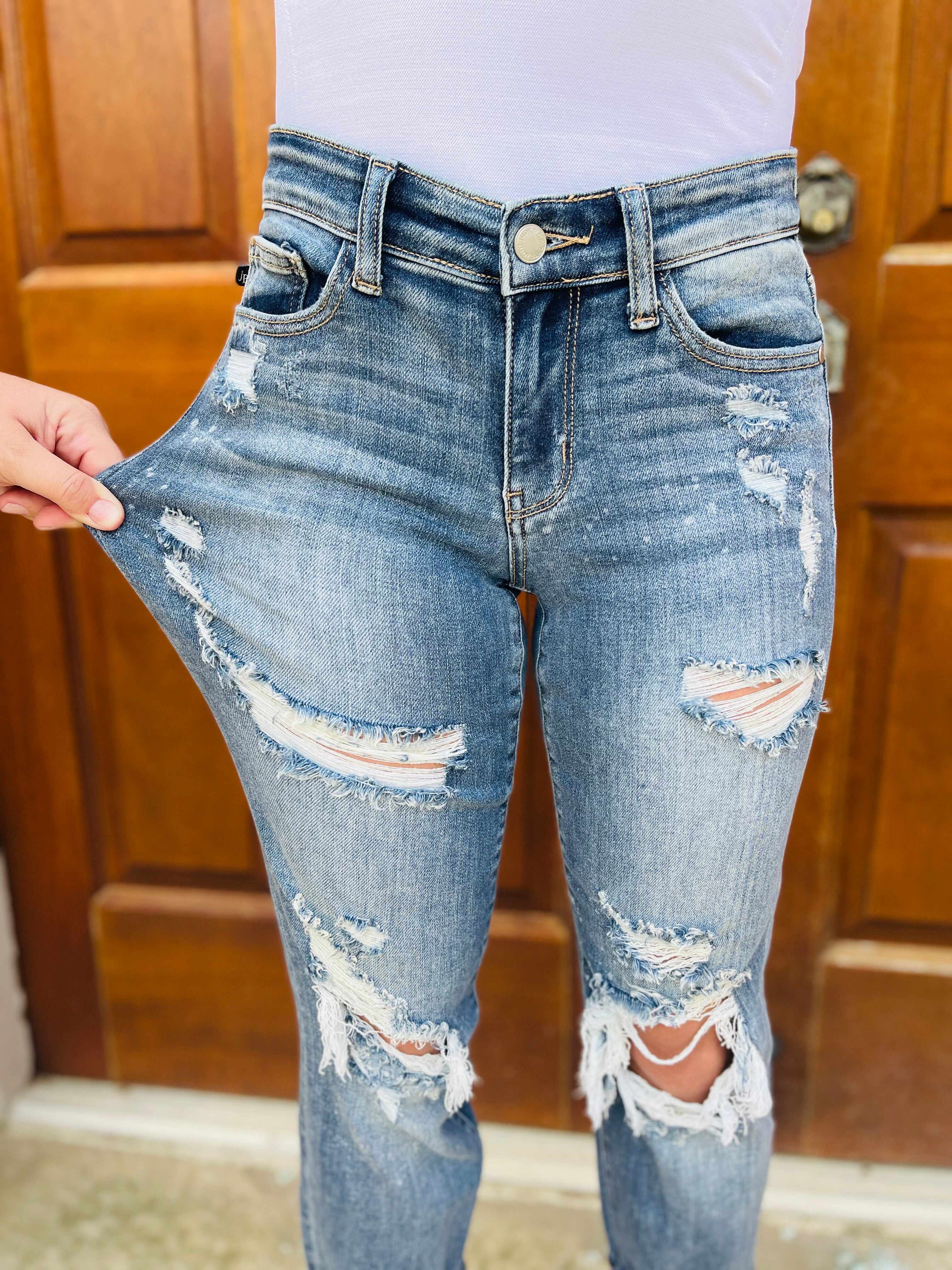Restock! REG/CURVY Somewhere On a Bleach Mid Rise Boyfriend Jeans