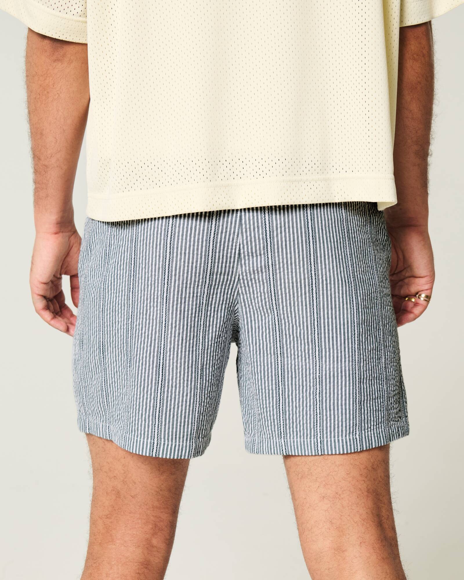 Mid-Thigh Linen-Blend Pull-On Shorts