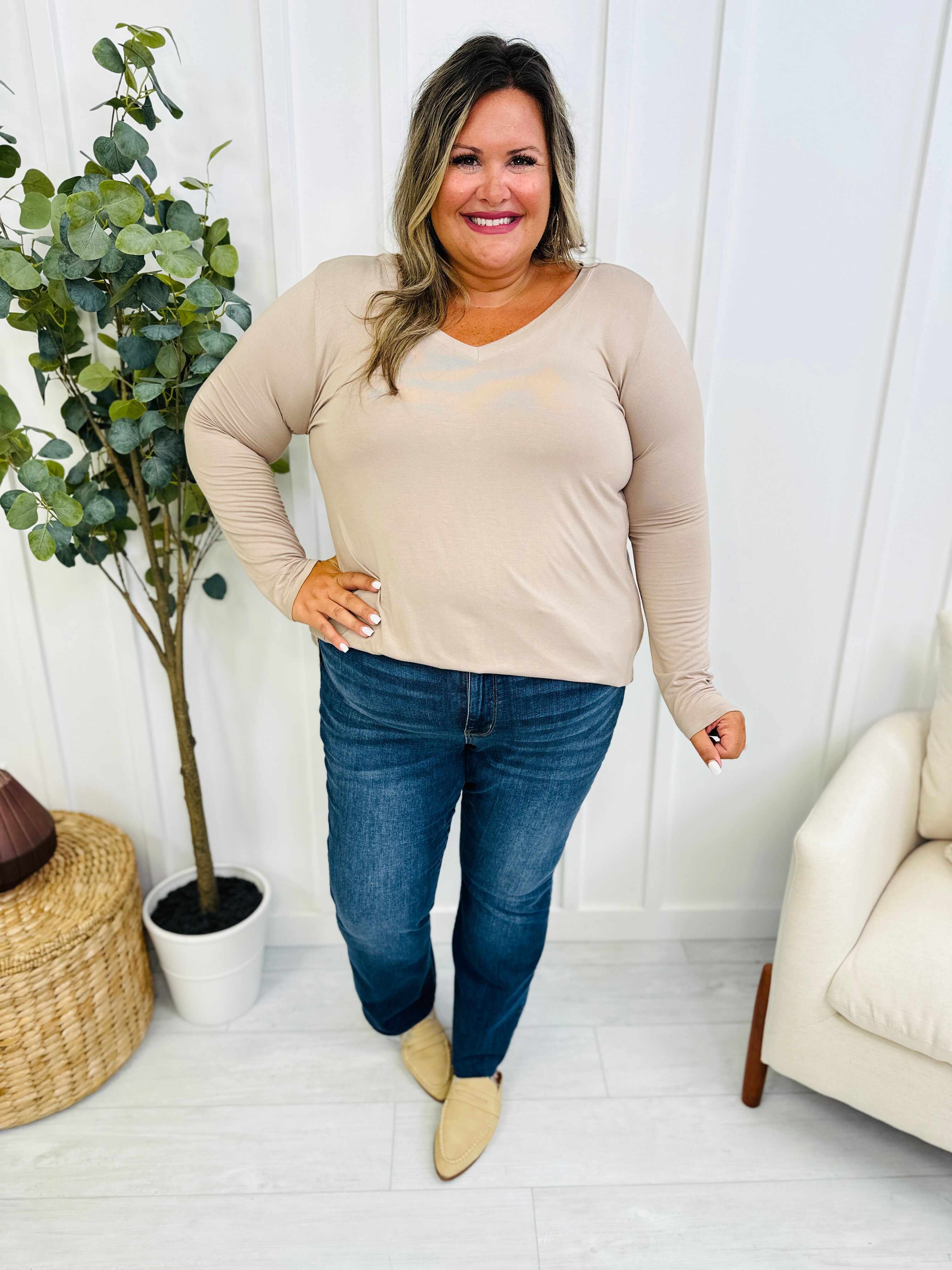 REG/CURVY Baby Got Bootcut Nondistressed Jeans