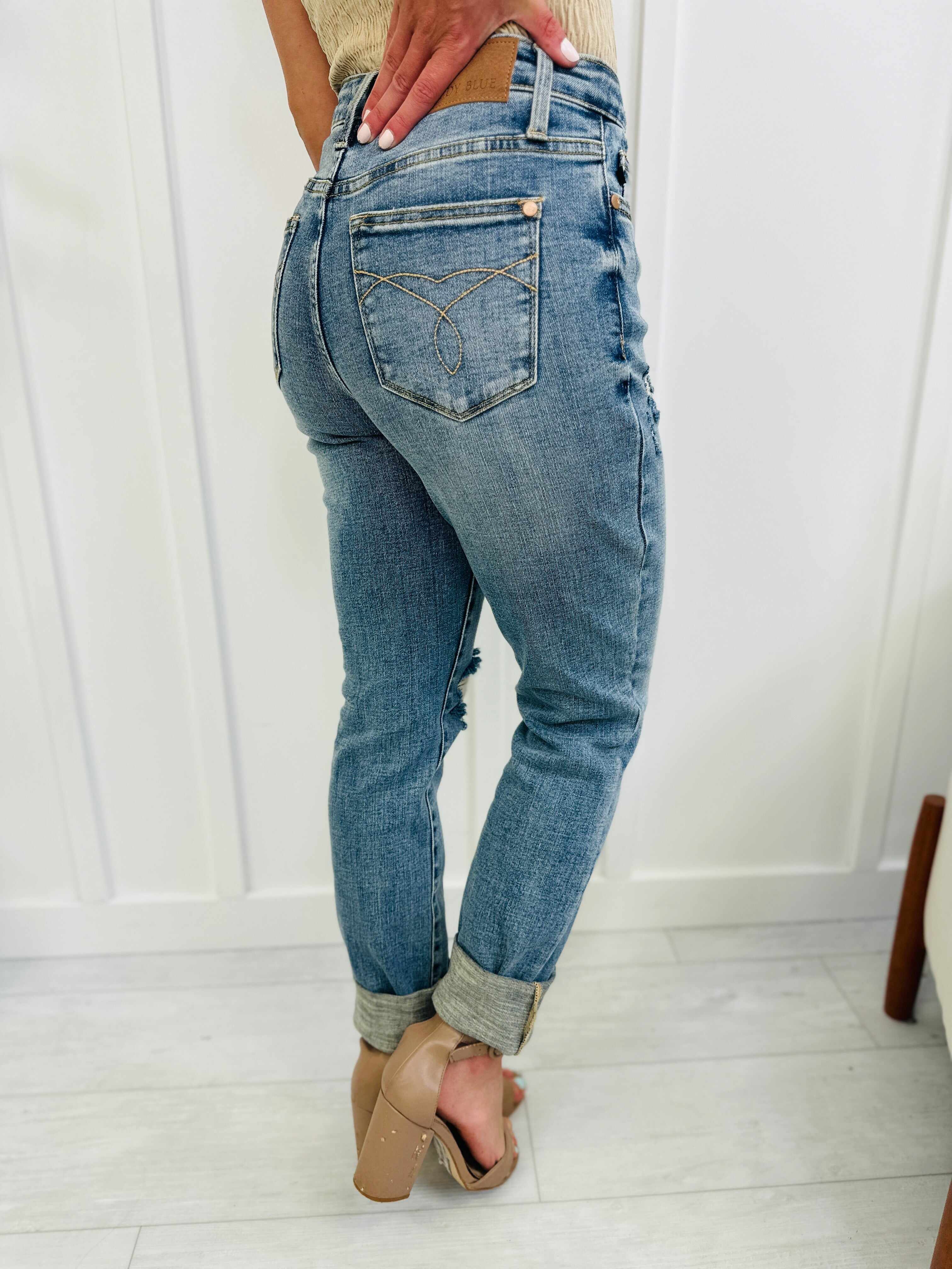 REG/CURVY Long Lost Boyfriend Mid Rise Long Inseam Boyfriend Jeans
