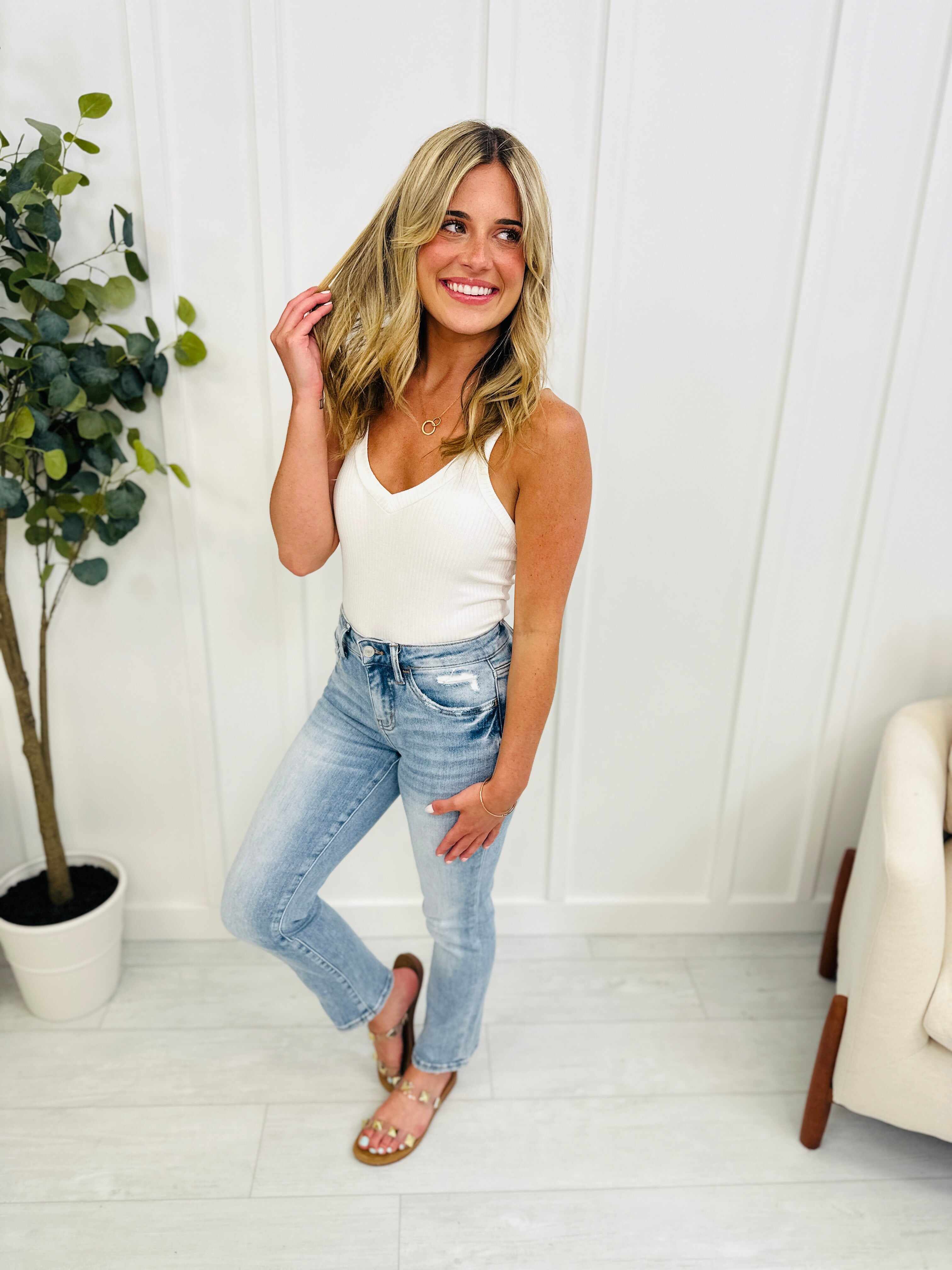 MARKDOWNS! Lovervet REG/CURVY Straight Into Summer Straight Leg Mid Rise Jeans