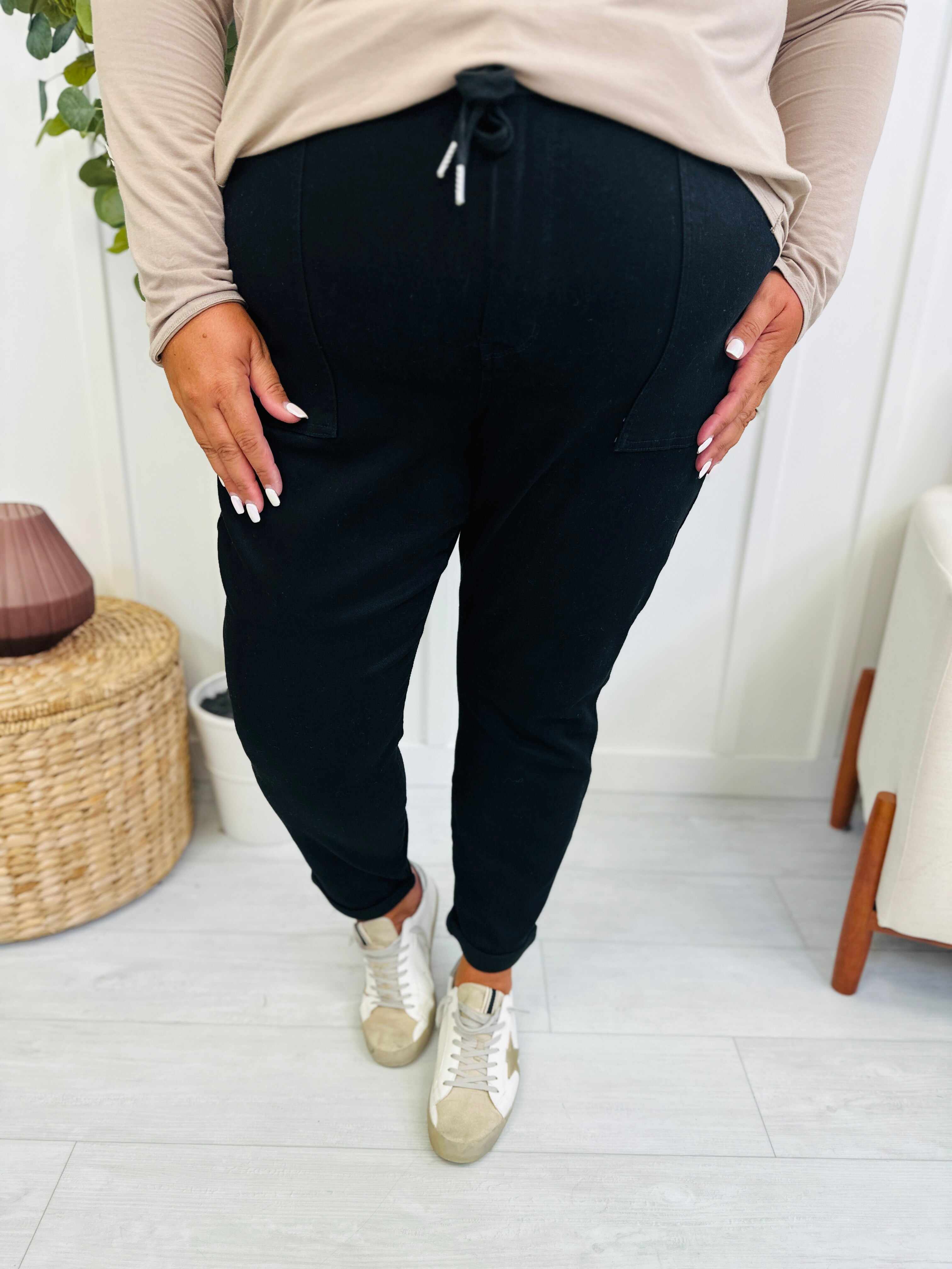 REG/CURVY Gotta Jet Black Cuffed Denim Jogger