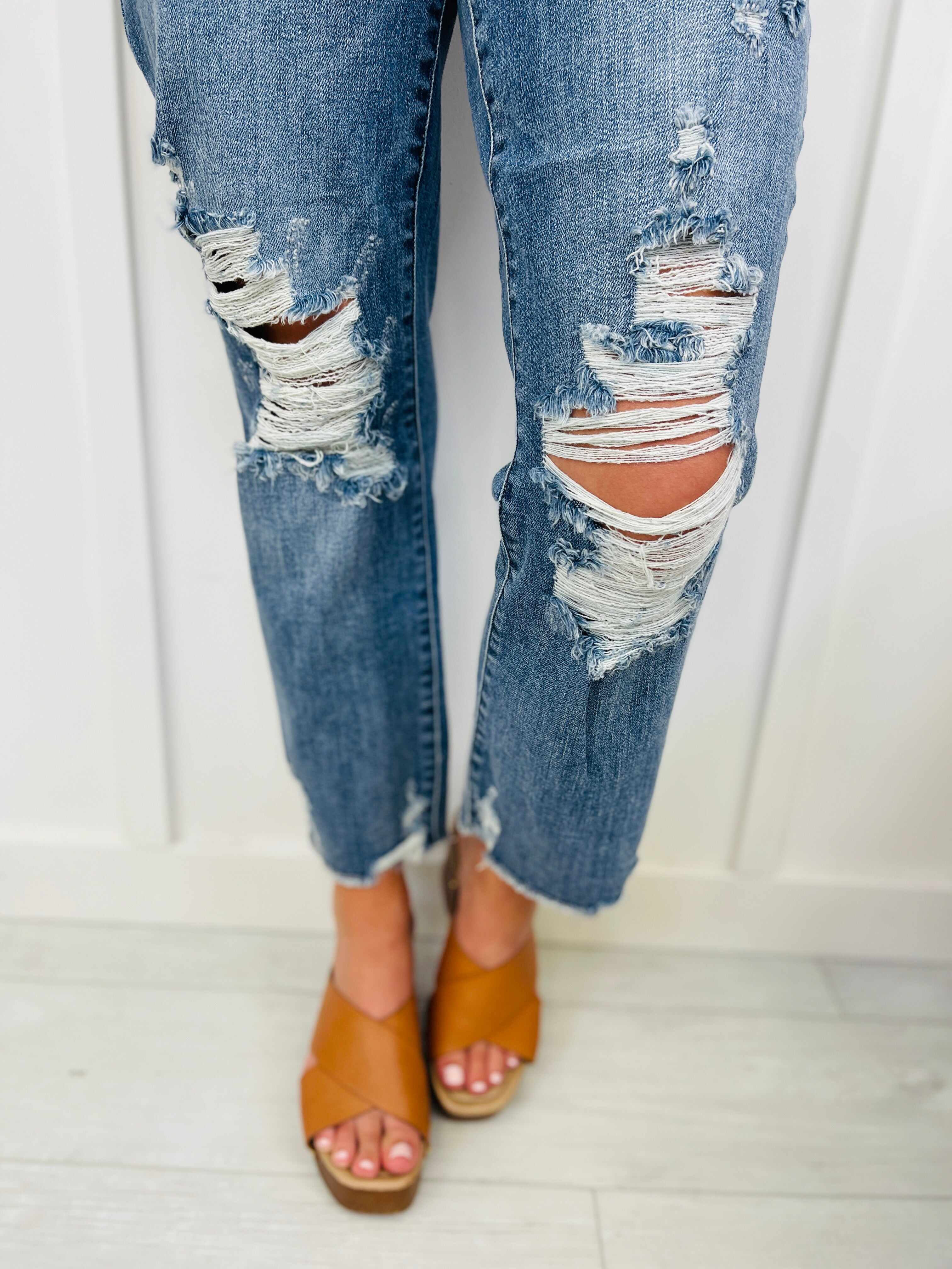 REG/CURVY Straight for the Heart Ankle Jeans