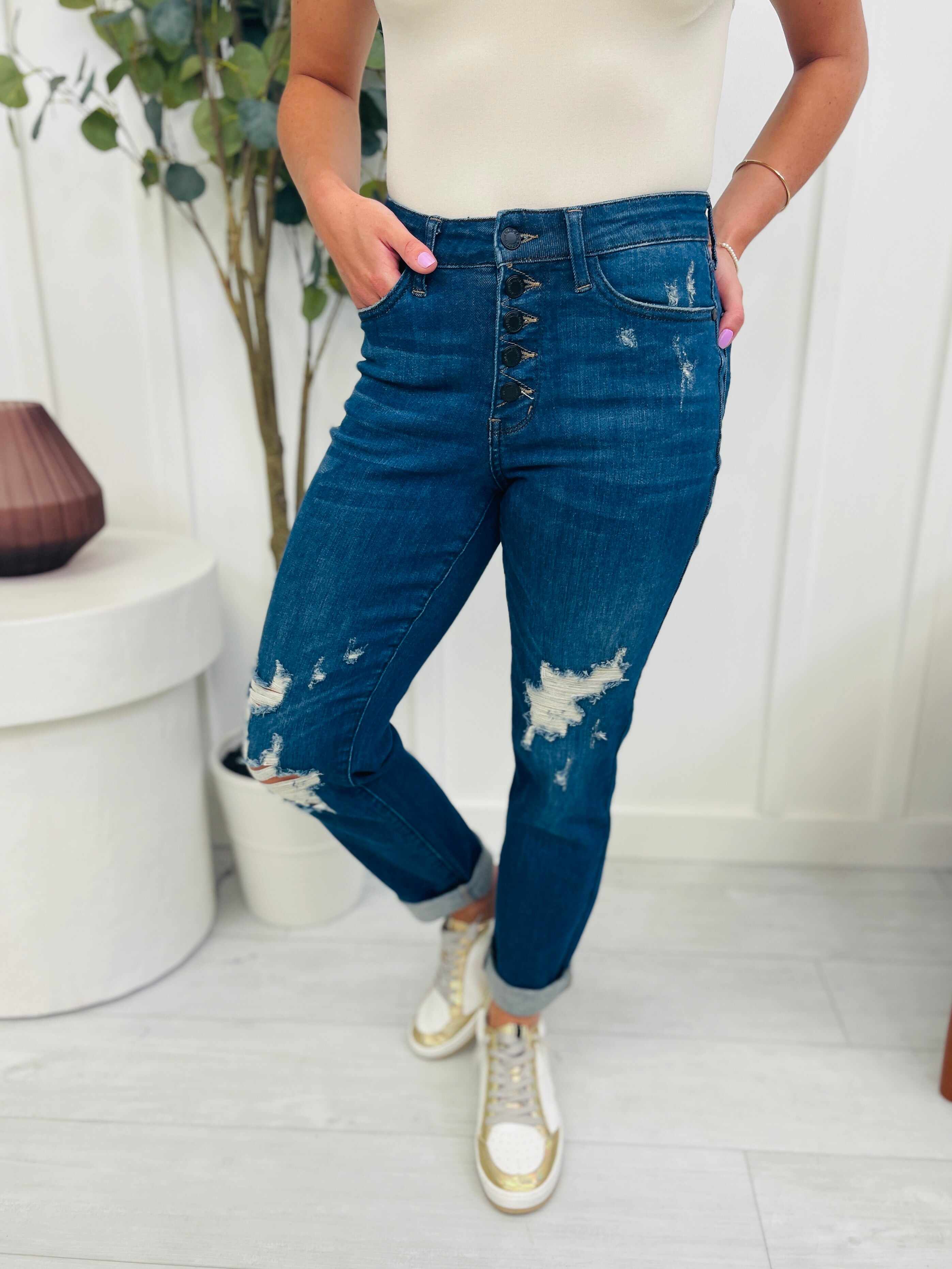 REG/CURVY Boyfriend Material Button Fly Boyfriend Jeans