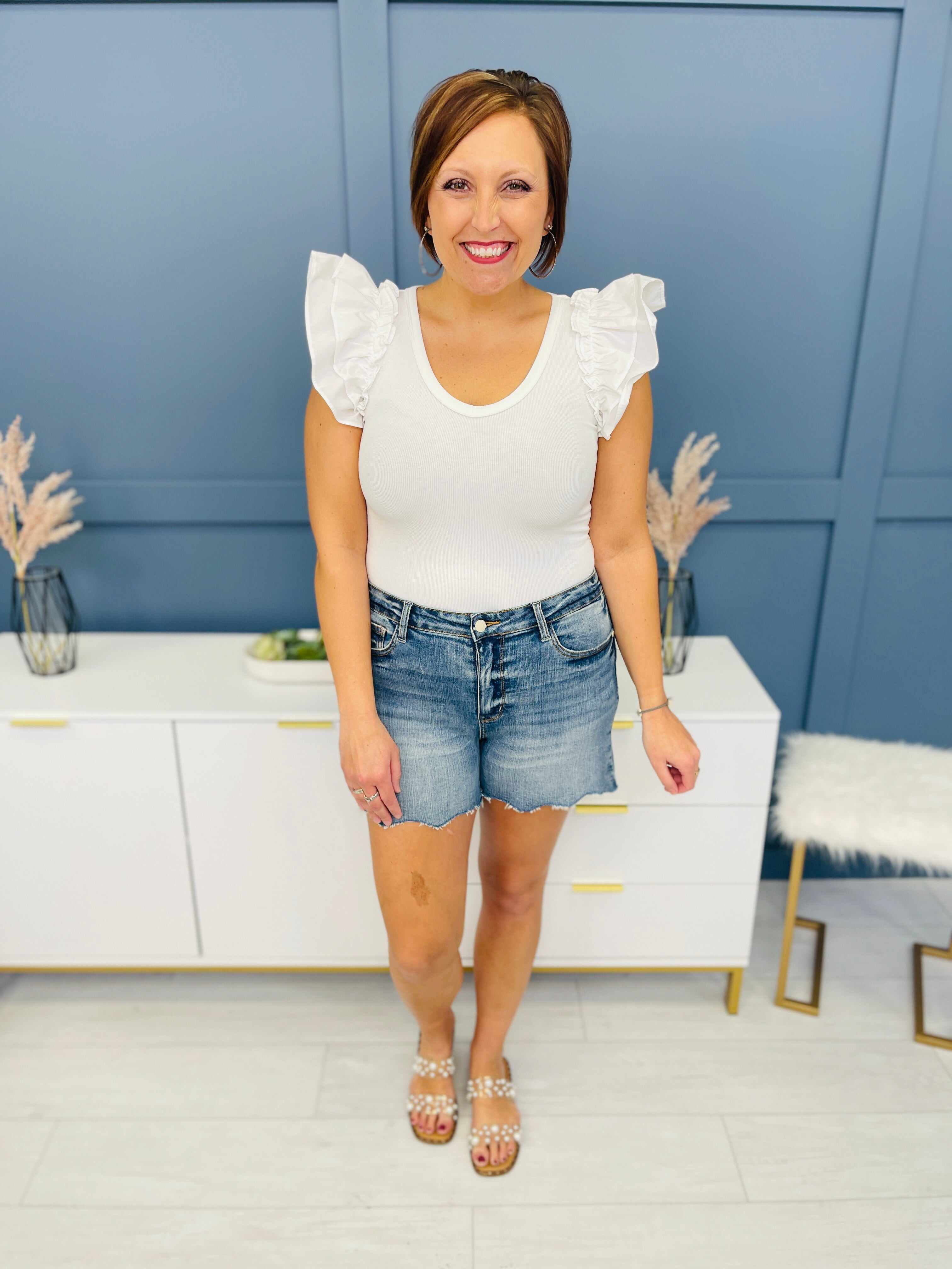 REG/CURVY Fun in the Sun Scallop Fray Hem Shorts
