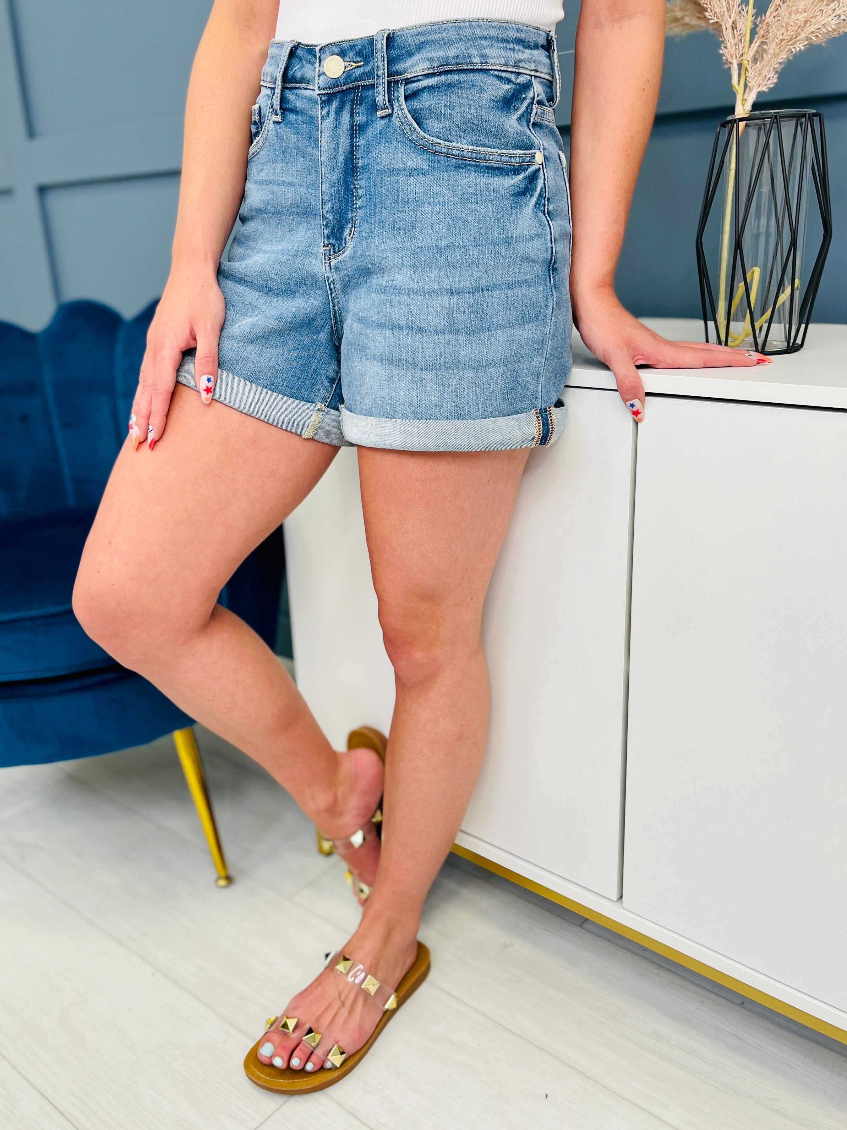 RESTOCK! Best Selling REG/CURVY Off The Cuff Shorts