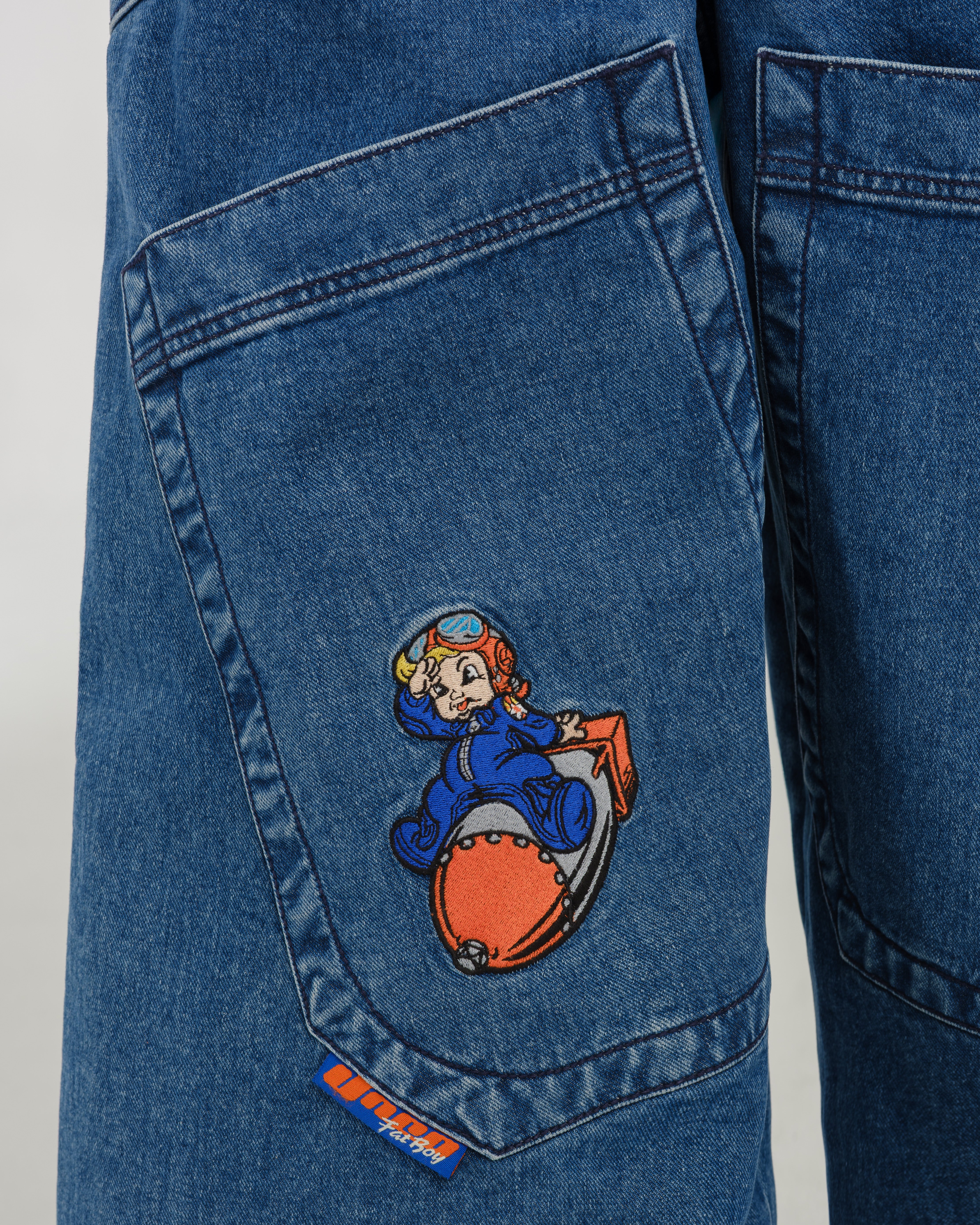 Fat Boy. 32”. Dark Stone.