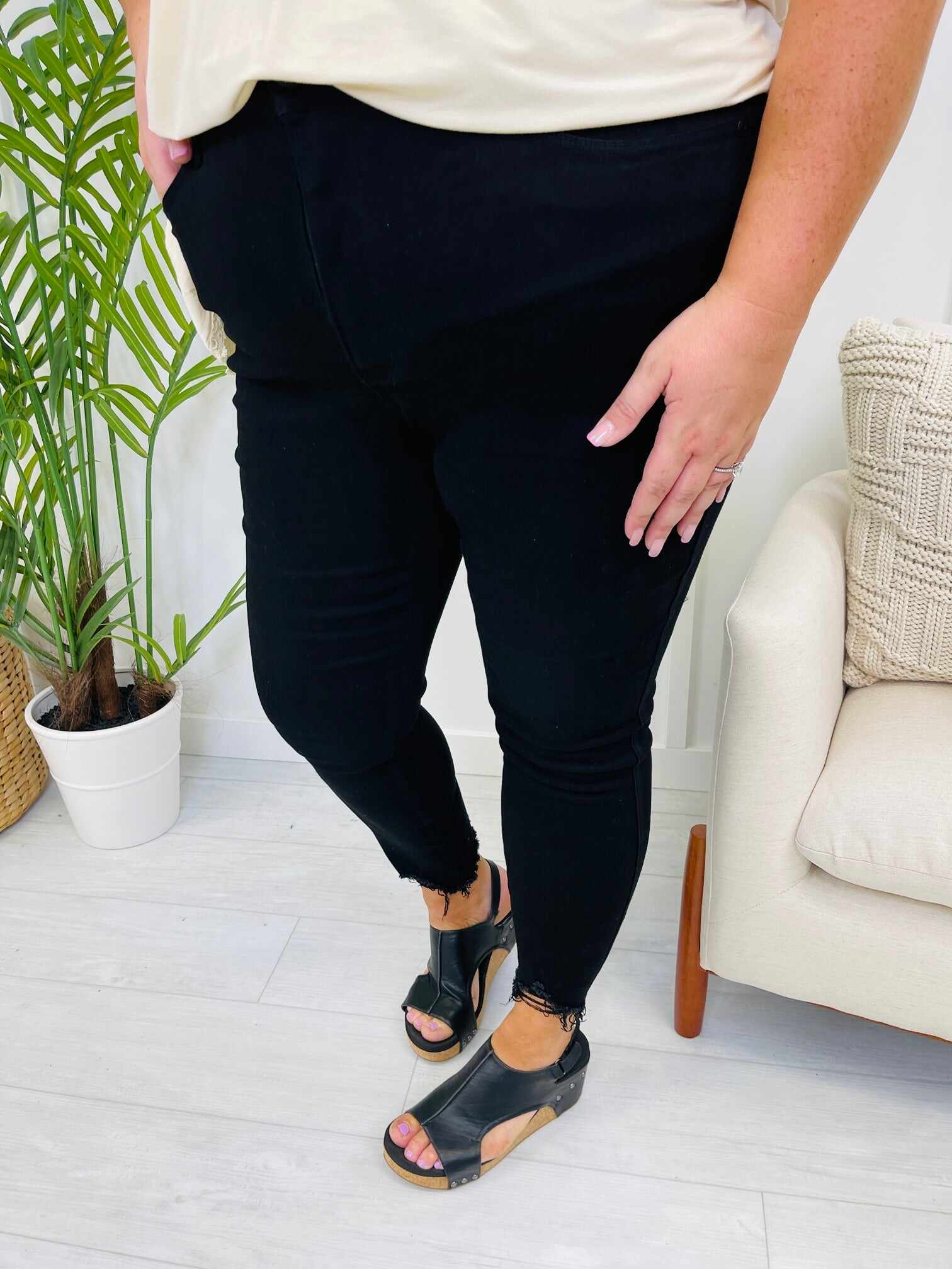 MARKDOWNS! Tummy Control Black Skinny Jeans in Reg/Curvy Fifth Restock!