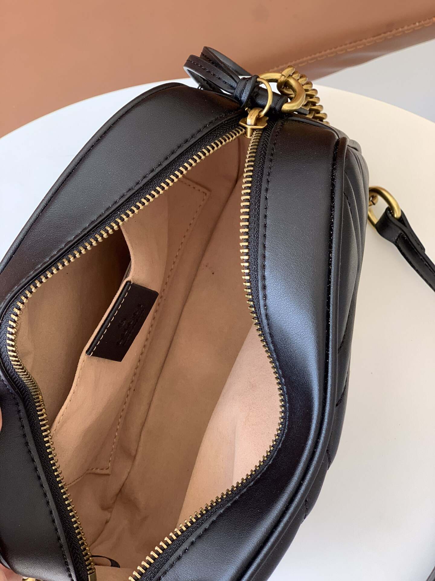 𝗚𝘂𝗰𝗰𝗶 𝗺𝗮𝗿𝗺𝗼𝗻𝘁 camera bag 24cm