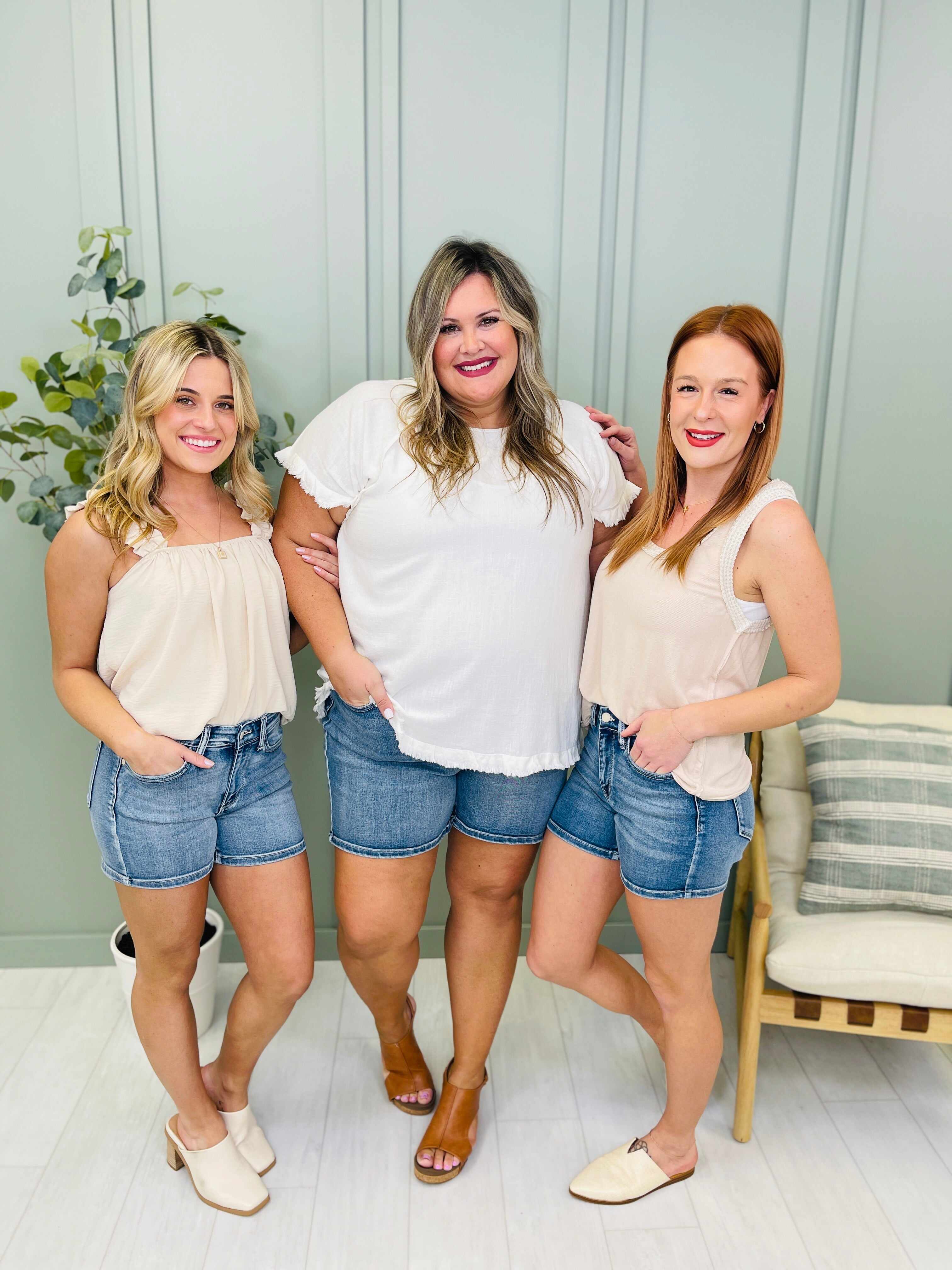 REG/CURVY Made You Look Shorts