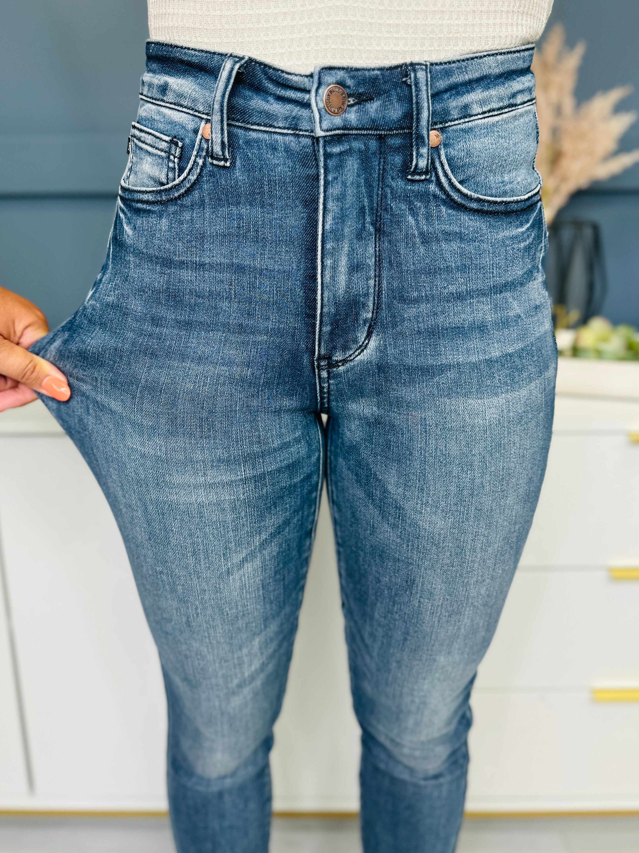 Tummy Control Skinny Jeans in Reg/Curvy Total Infatuation Restock