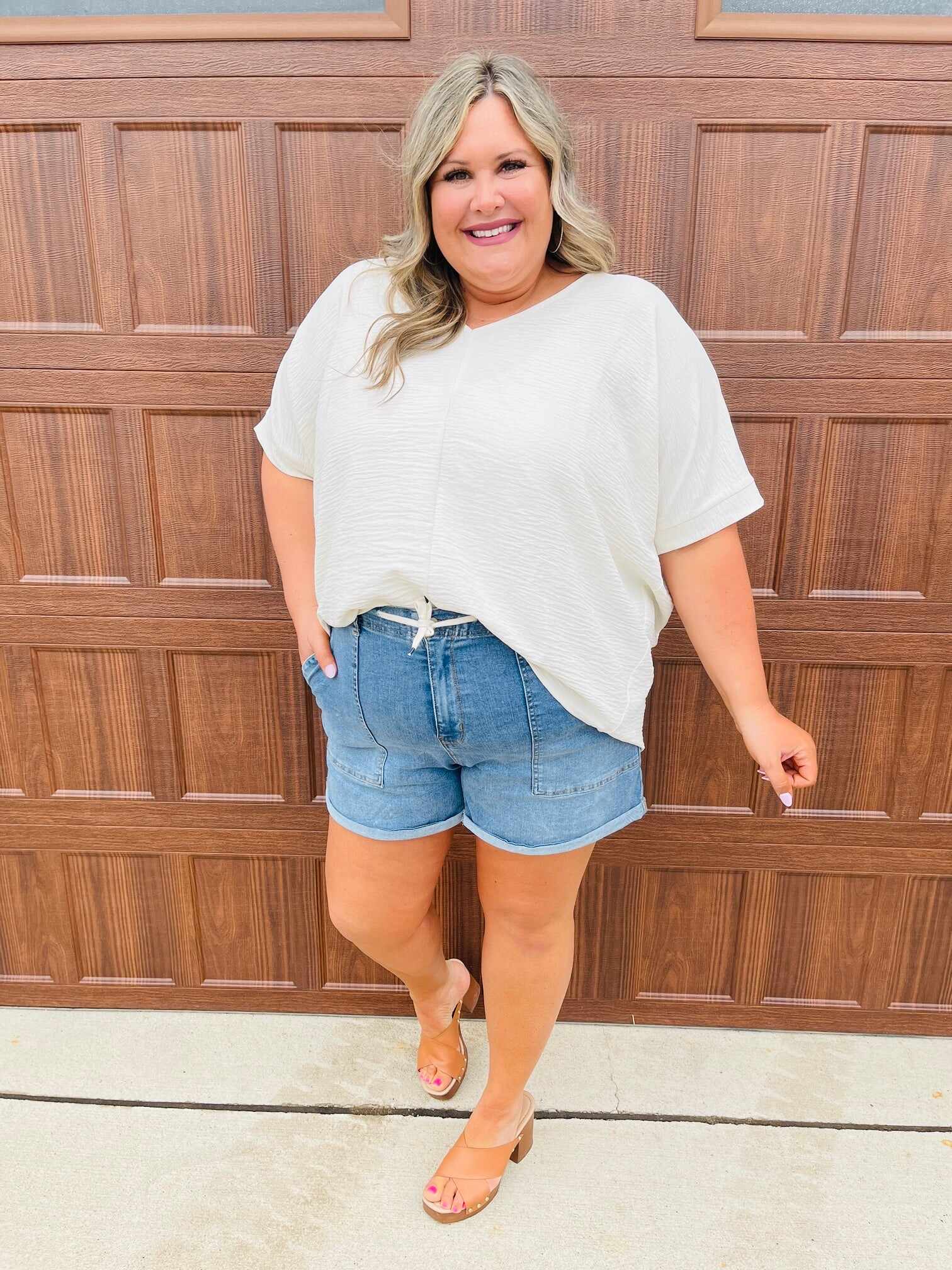 REG/CURVY Triple Threat Elastic Waist Band Denim Shorts