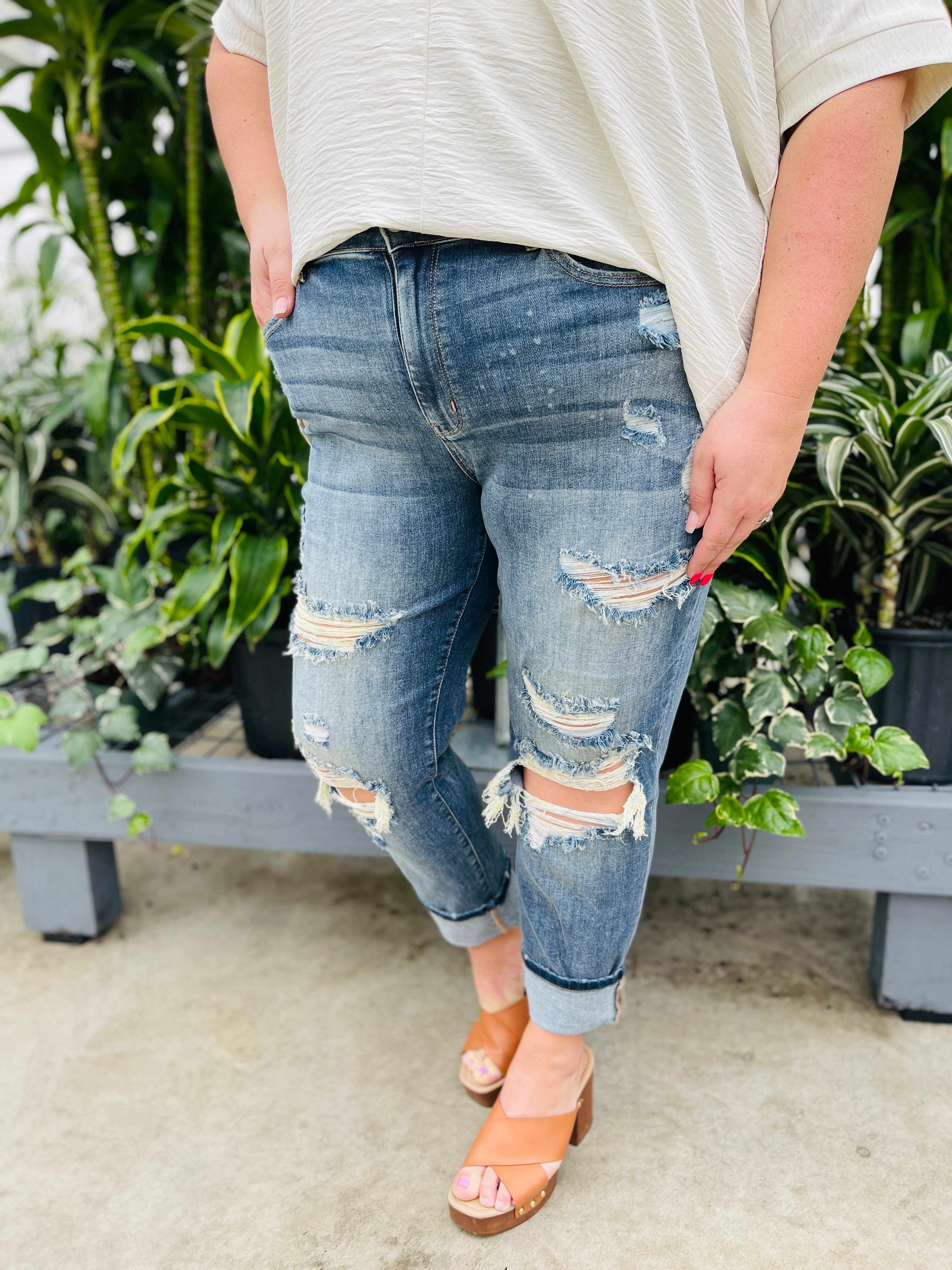 Restock! REG/CURVY Somewhere On a Bleach Mid Rise Boyfriend Jeans