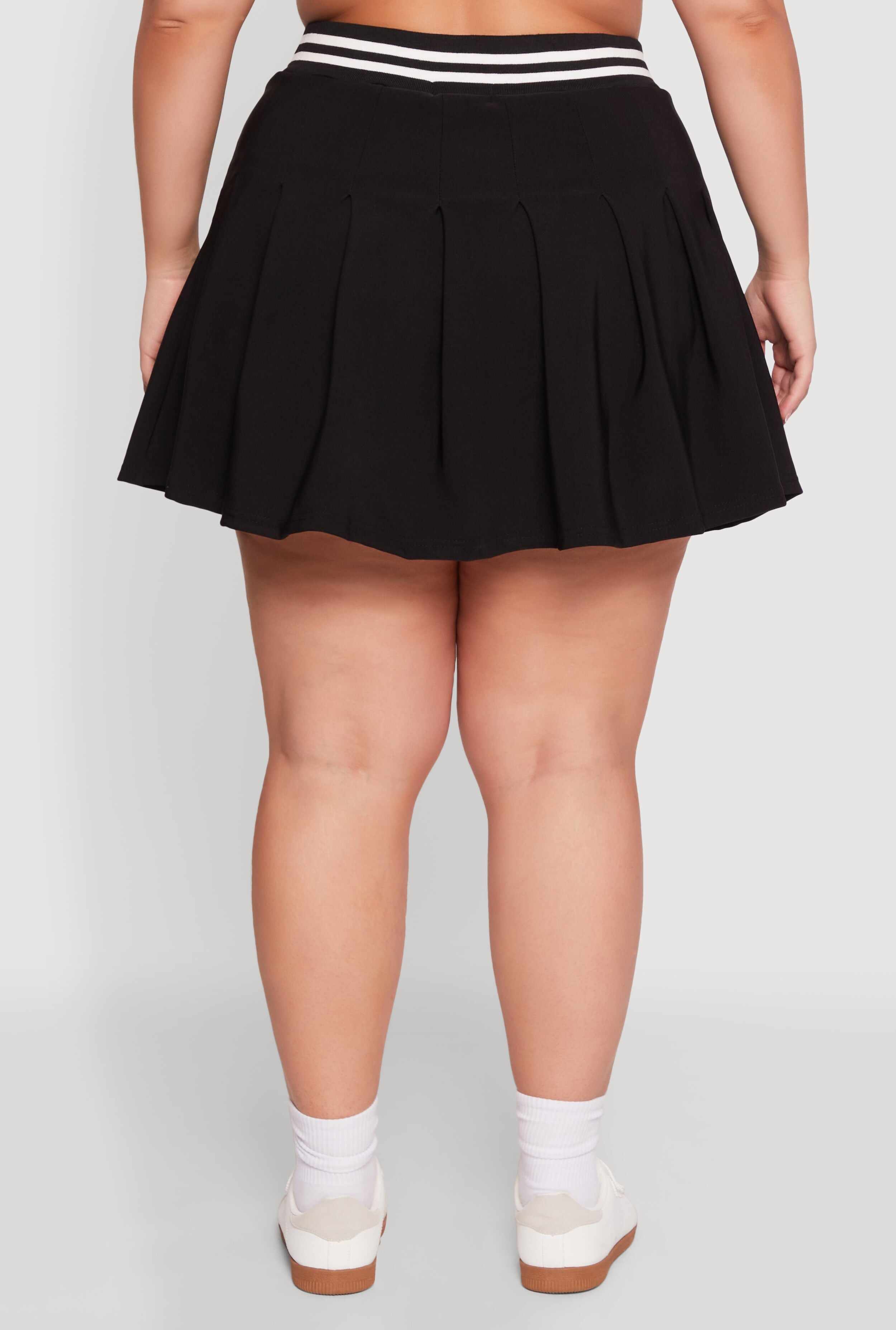 Plus Size Varsity Stripe Waistband Pleated Skirt
