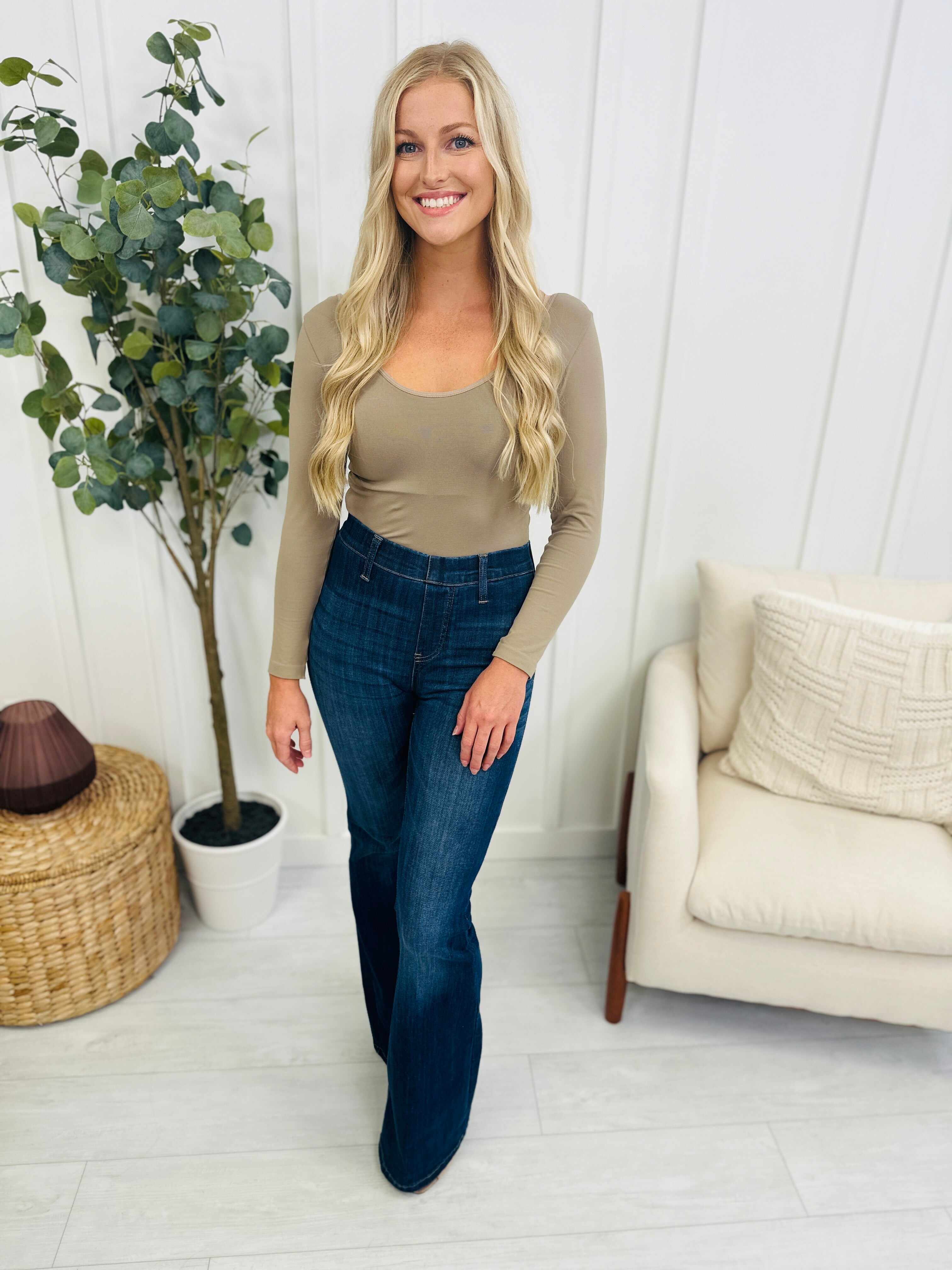 REG/CURVY Dream On Pull On Flare Jeans