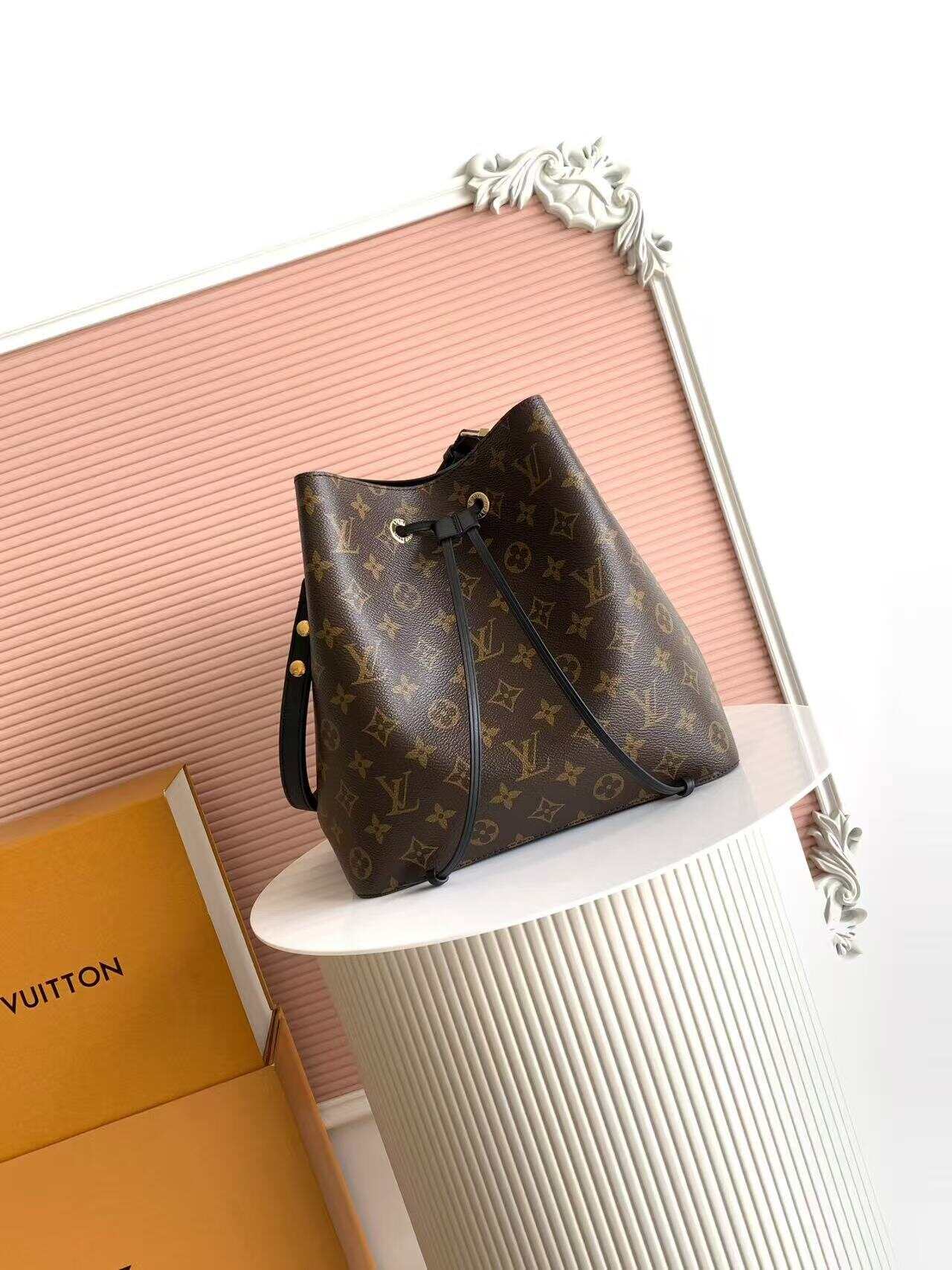 BK 2026 DRAWSTRING BUCKET BAG BROWN