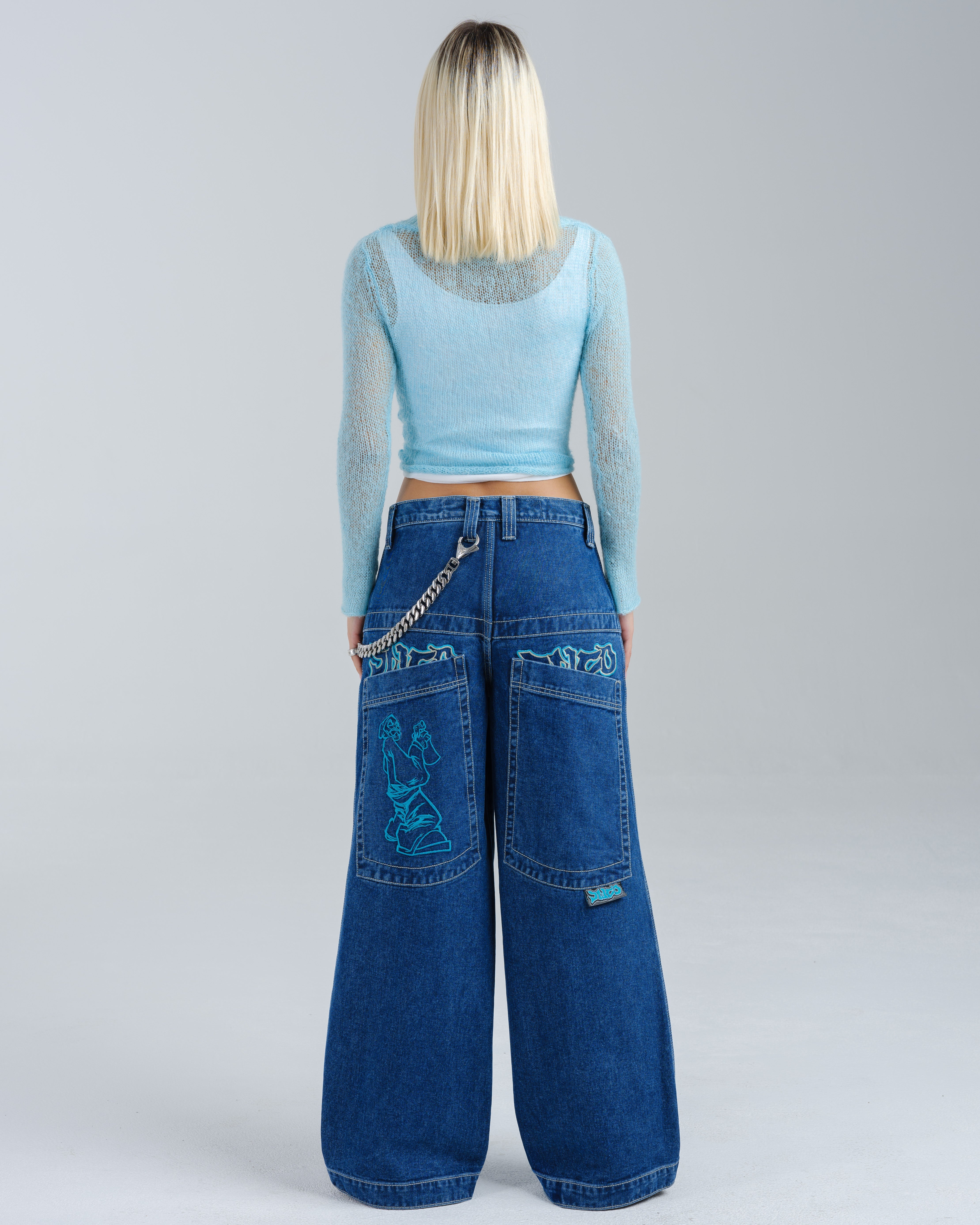 W Artistical Uprising. 26