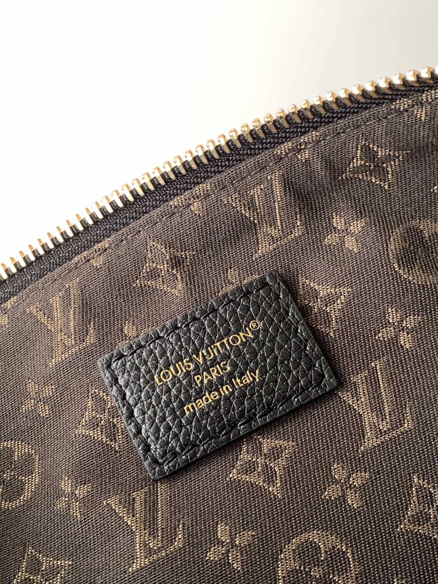 The Multipass handbag in M28029 apricot with chips