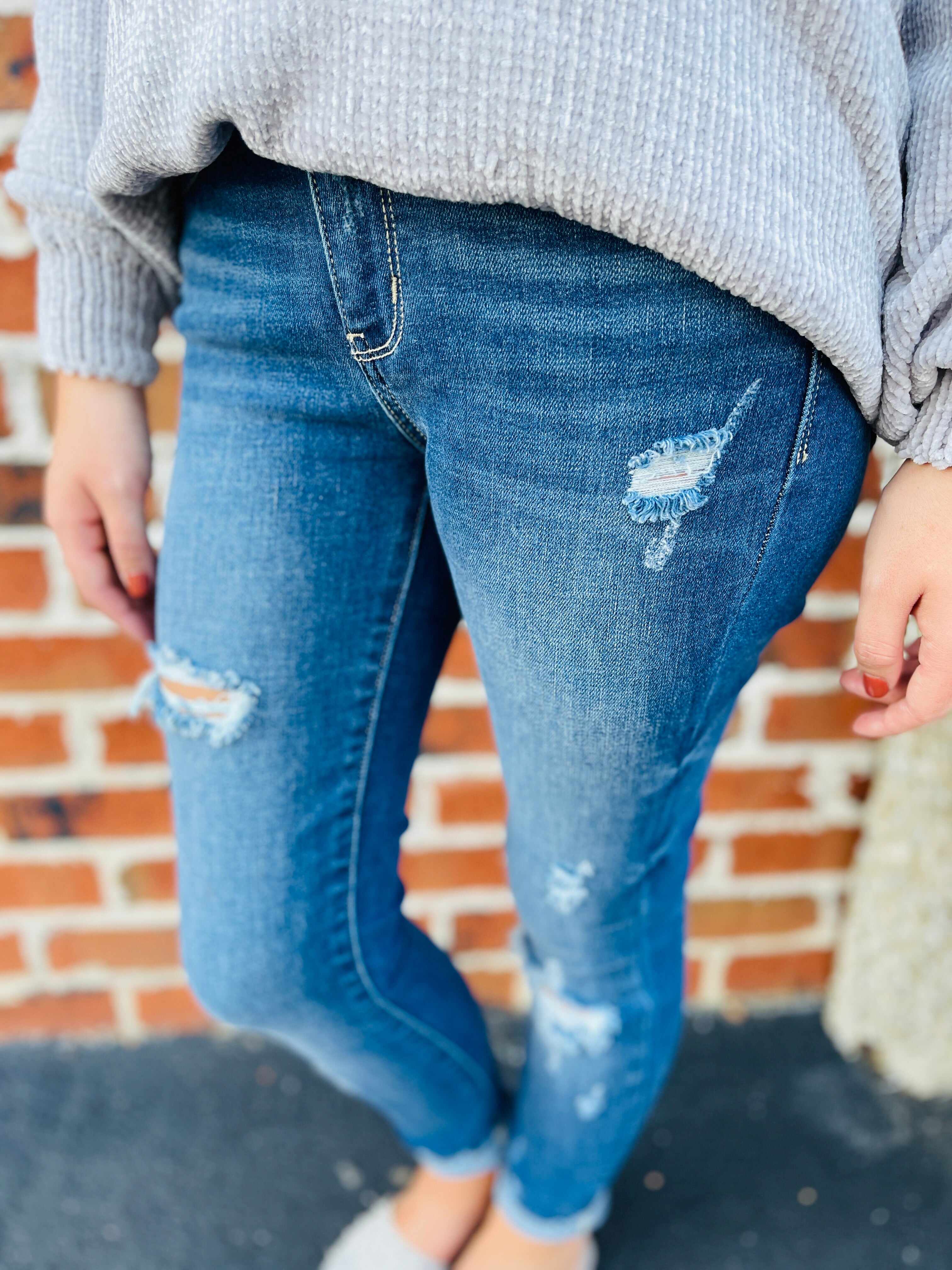 RESTOCK! Plus/Reg First Pick Mid Rise Skinny Jeans