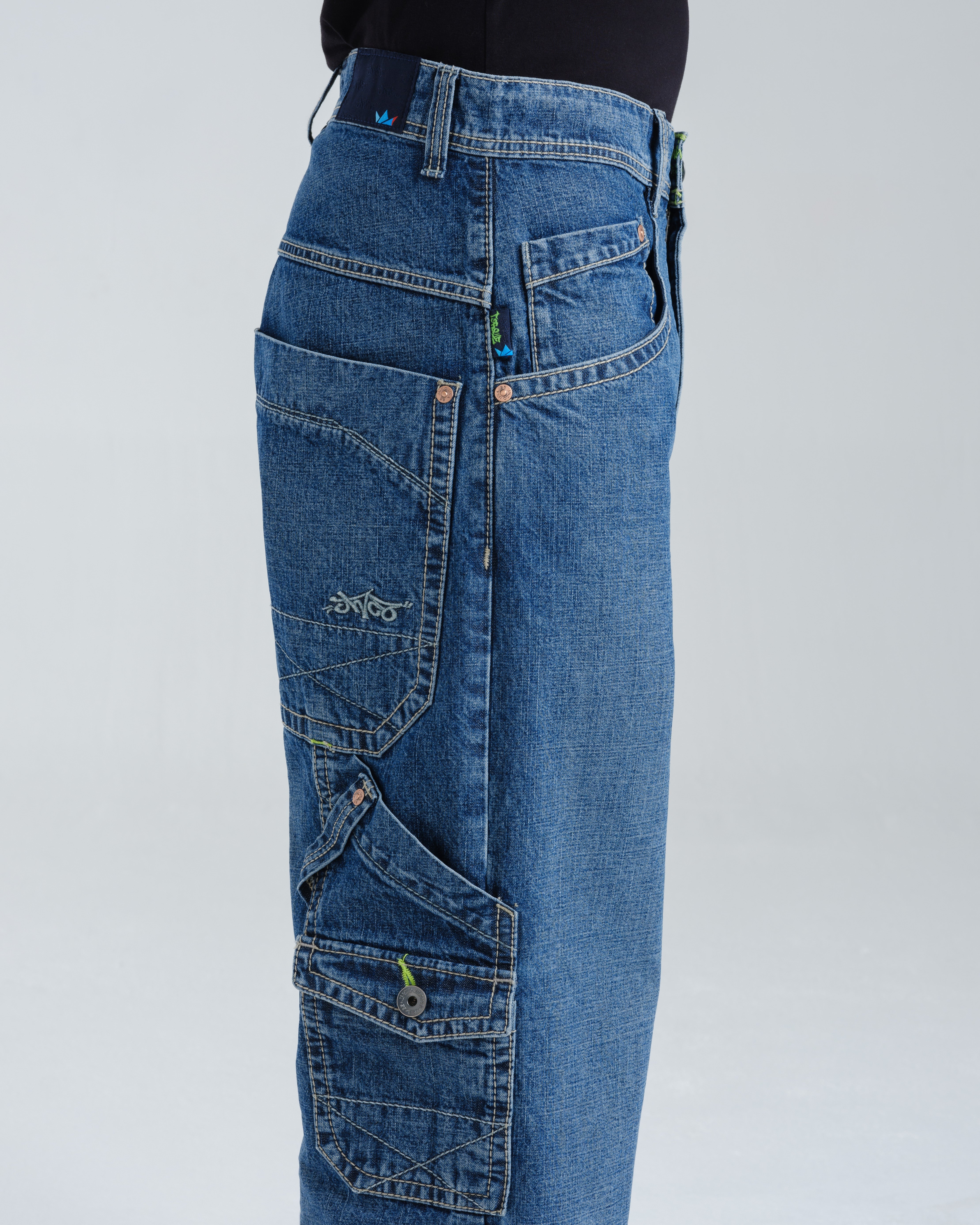 Torque Cargo Carpenter. 23