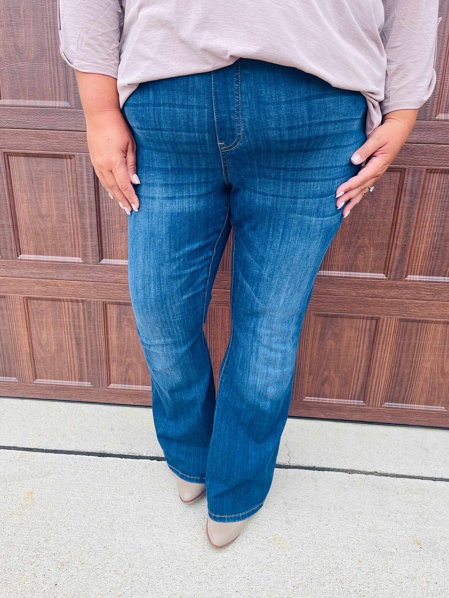 REG/CURVY Dream On Pull On Flare Jeans
