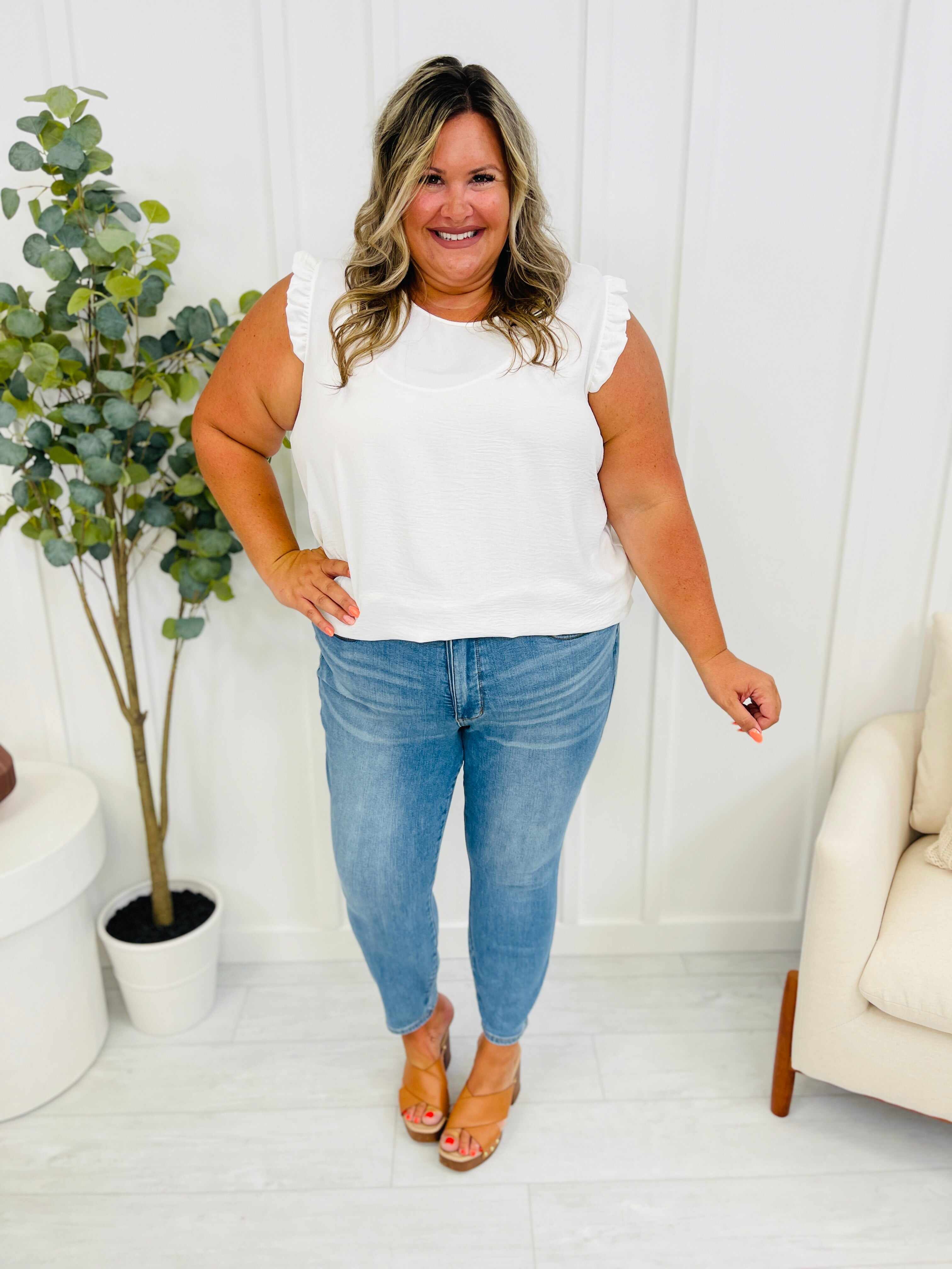 Tummy Control and Butt Lifting REG/CURVY Triple Threat Skinny Jeans
