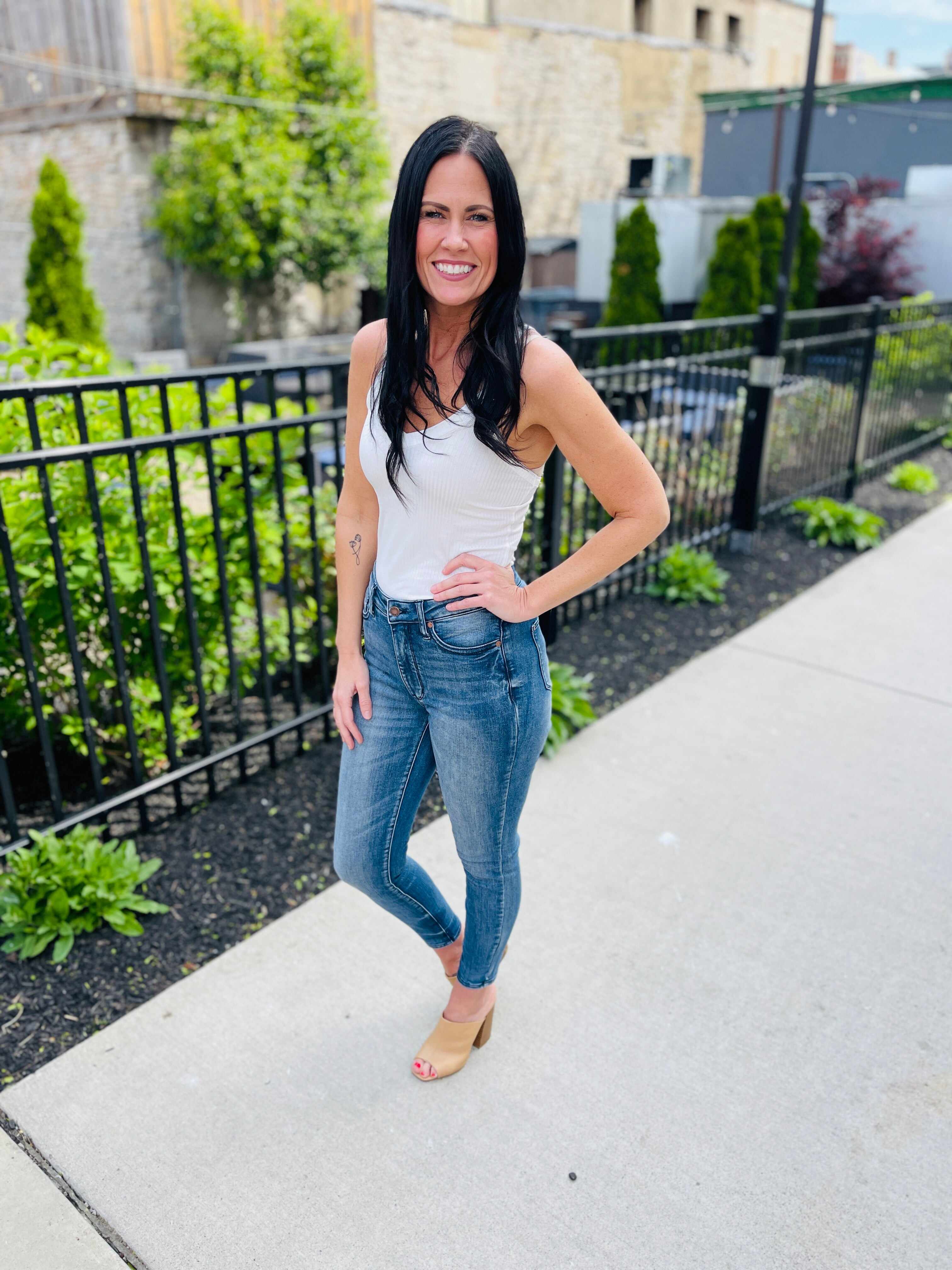 Tummy Control Skinny Jeans in Reg/Curvy Total Infatuation Restock