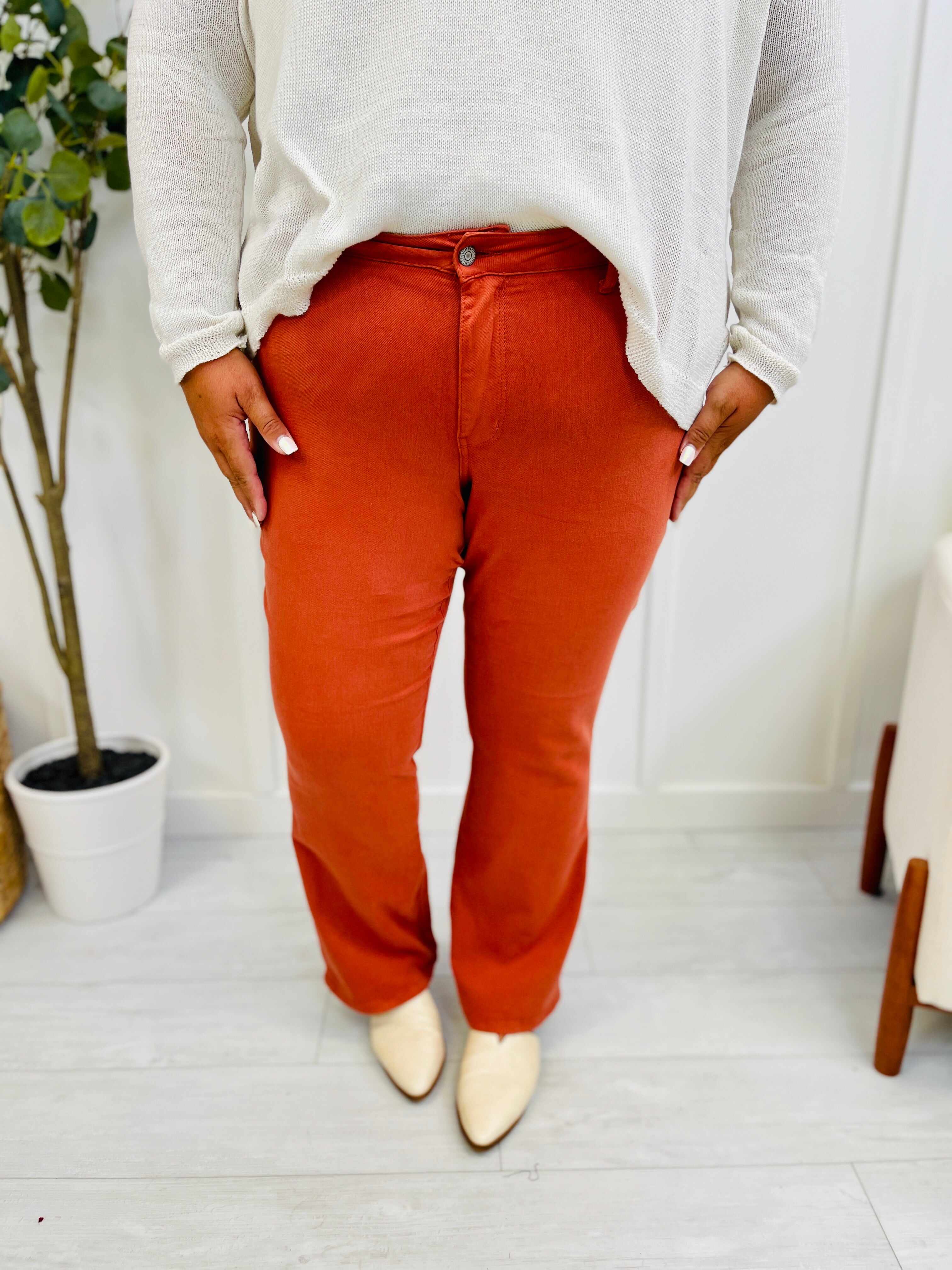 REG/CURVY Fall in Love Slim Bootcut Jeans