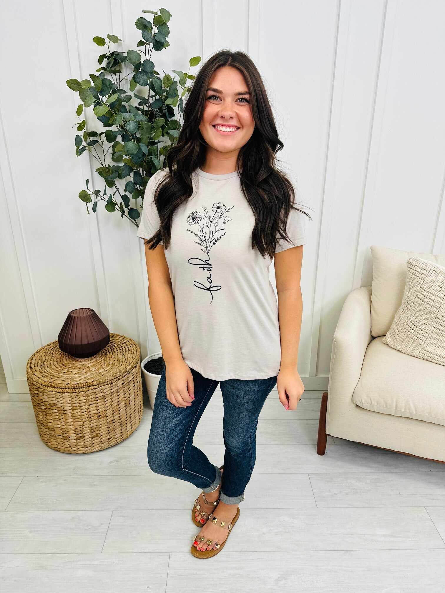Faith Bouquet Graphic Tee- Multiple Colors!
